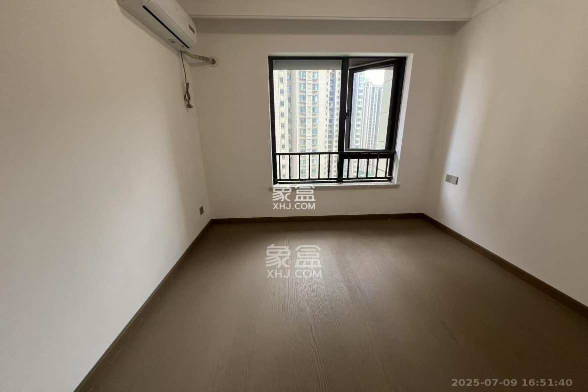 阳光城尚东湾青柠园 3室2厅2卫 2300.0元/月 阳光城尚东湾青柠园 3室2厅2卫 2300.0元/月室内图