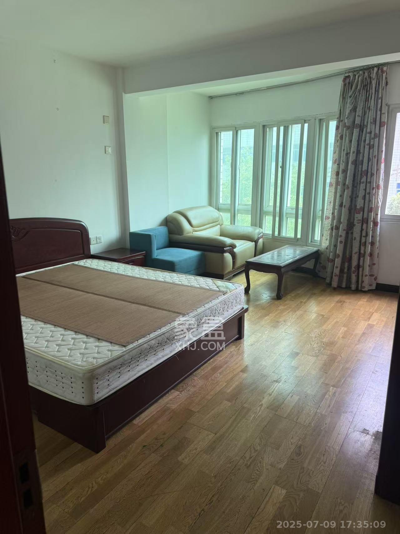 定王台公寓  3室1厅1卫    2500.0元/月 定王台公寓  3室1厅1卫    2500.0元/月室内图