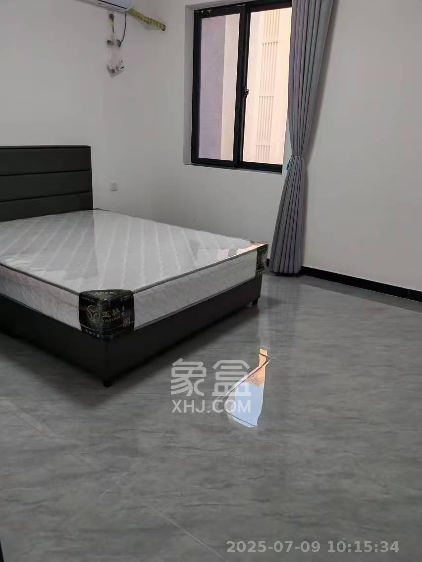中建麓山和苑  3室2厅2卫   2300.00元/月室内图
