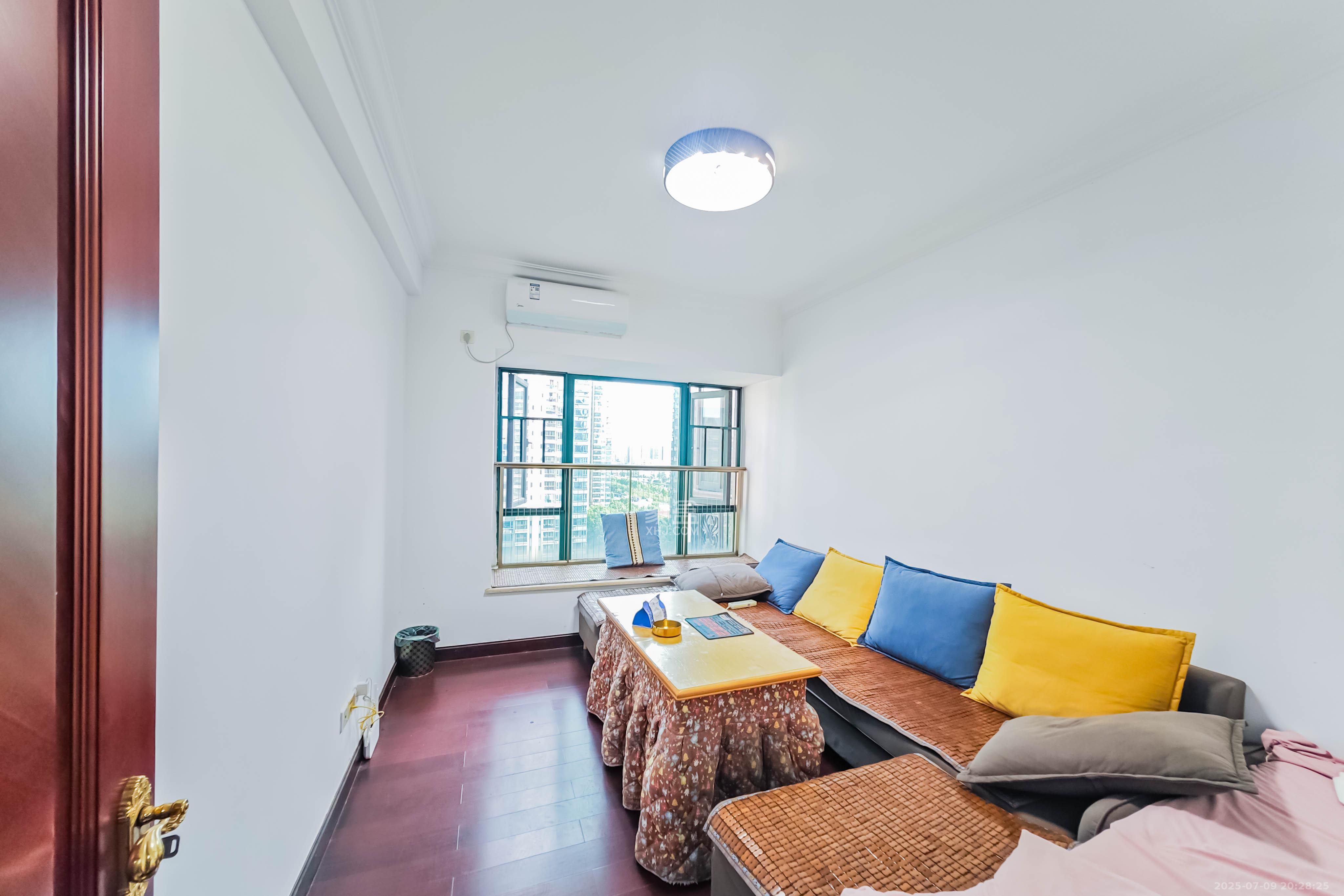 恒大绿洲  4室2厅2卫    145.0万 恒大绿洲  4室2厅2卫    145.0万卧室