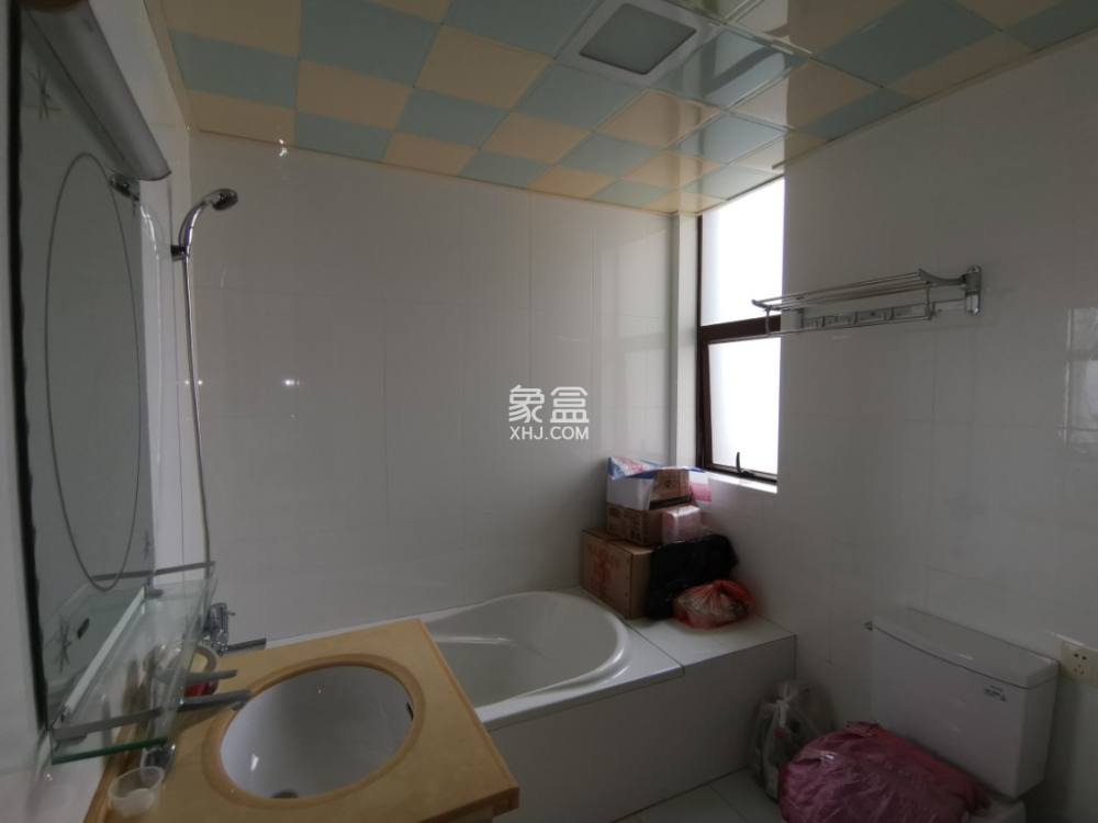 水岸珈蓝  3室2厅2卫   2600.00元/月室内图