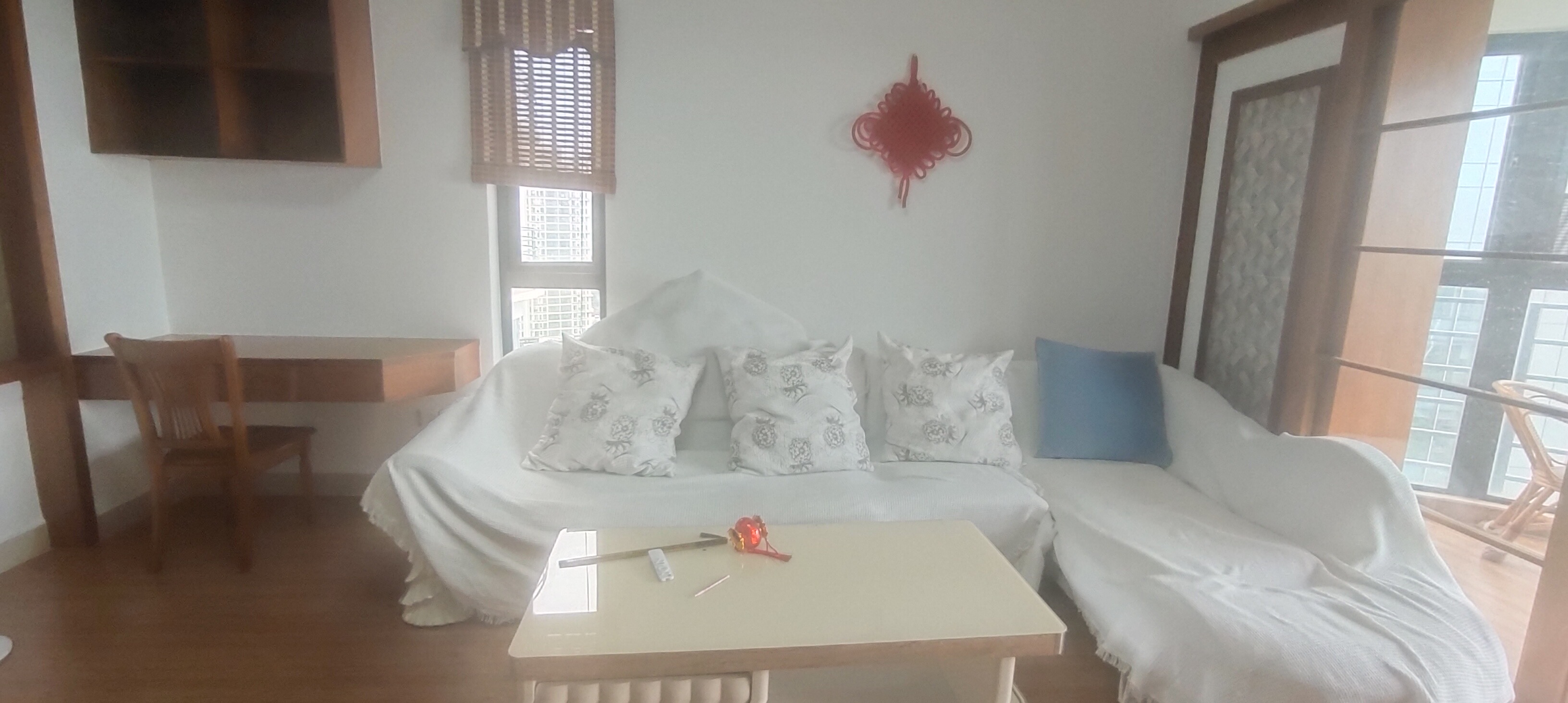 宝华海景 1室2厅1卫 3000.0元/月 宝华海景 1室2厅1卫 3000.0元/月室内图