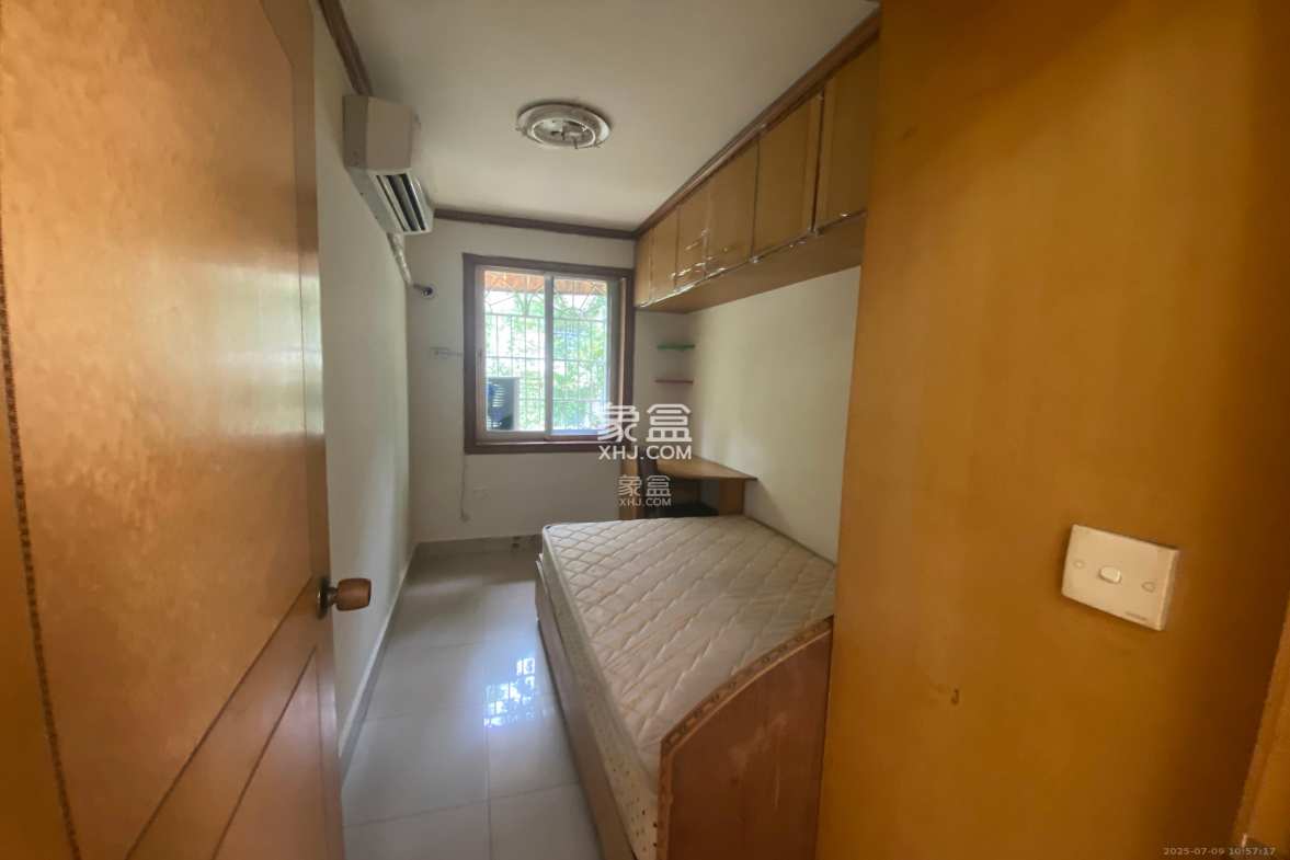 花园公寓  2室1厅1卫    2700.0元/月 花园公寓  2室1厅1卫    2700.0元/月室内图