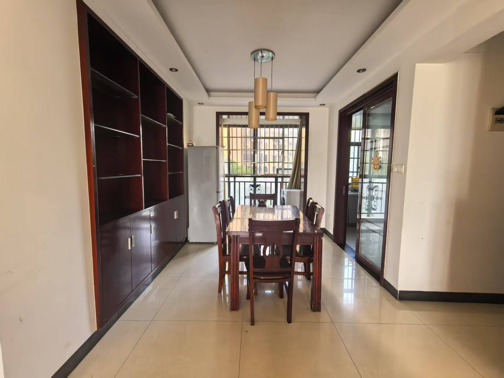 东方新城 2室2厅1卫 1400.0元/月 东方新城 2室2厅1卫 1400.0元/月室内图