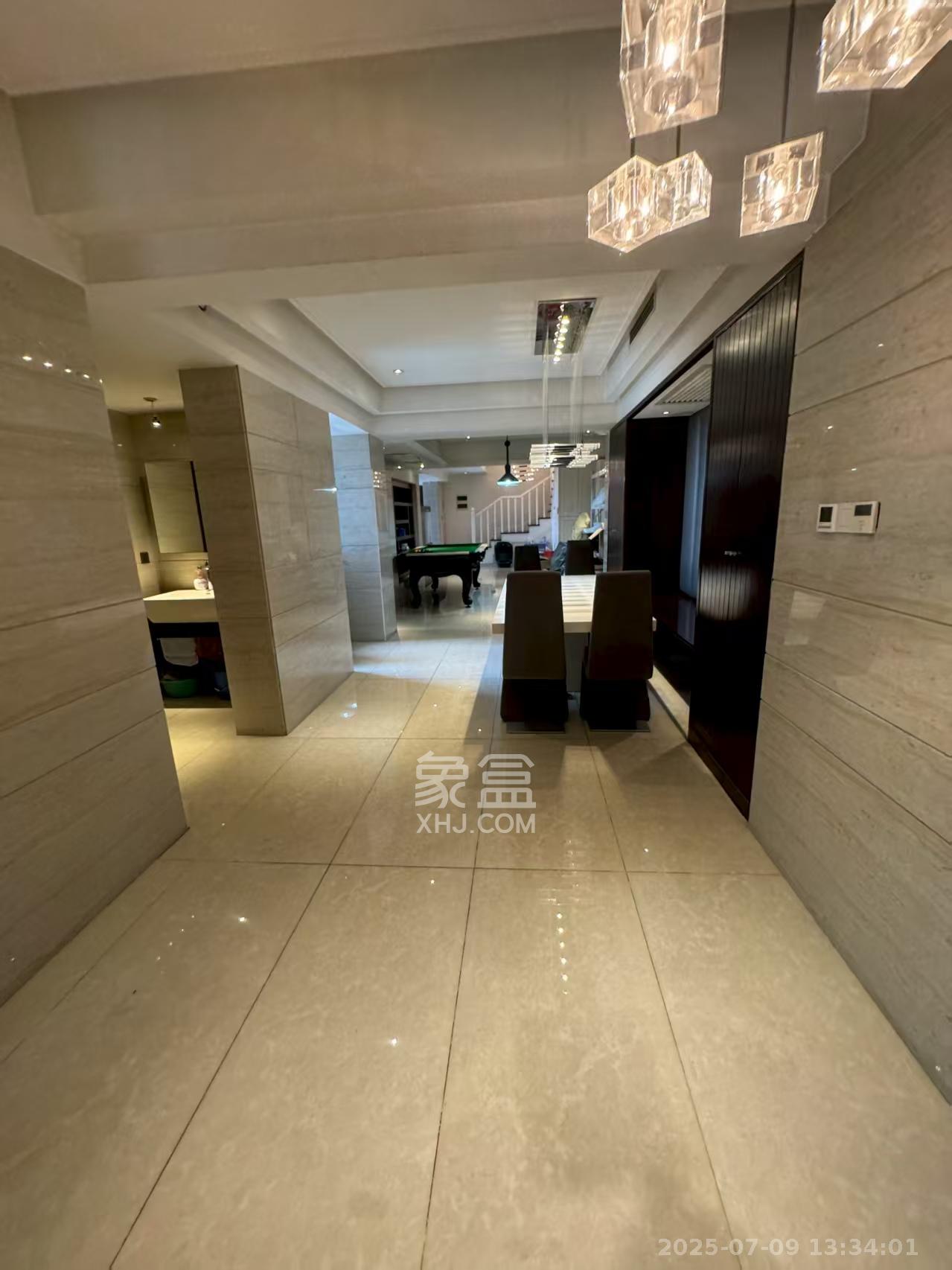 金色屋顶  3室2厅2卫   4000.00元/月室内图