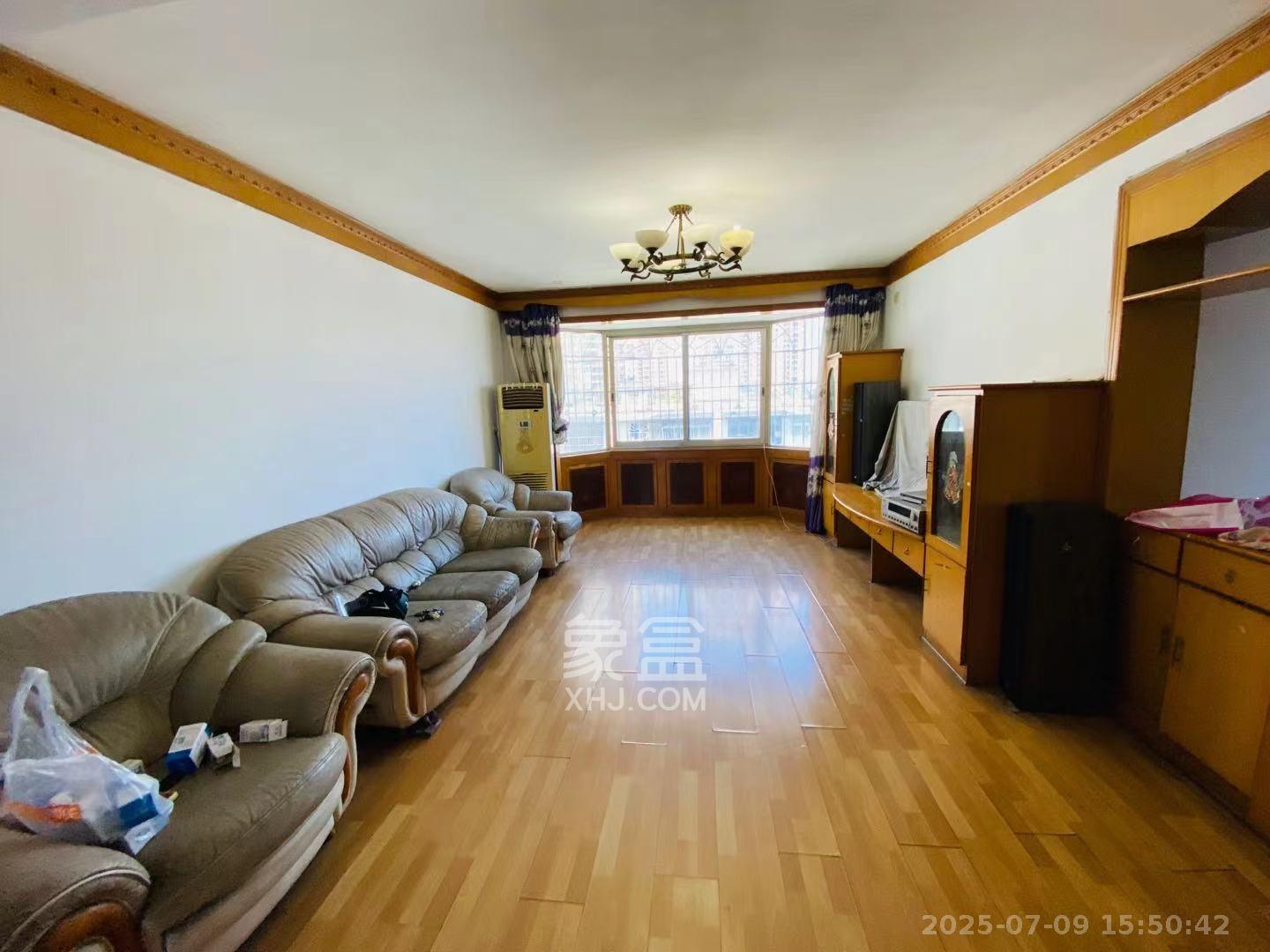 陈家湖小区  3室2厅1卫    2400.0元/月 陈家湖小区  3室2厅1卫    2400.0元/月室内图