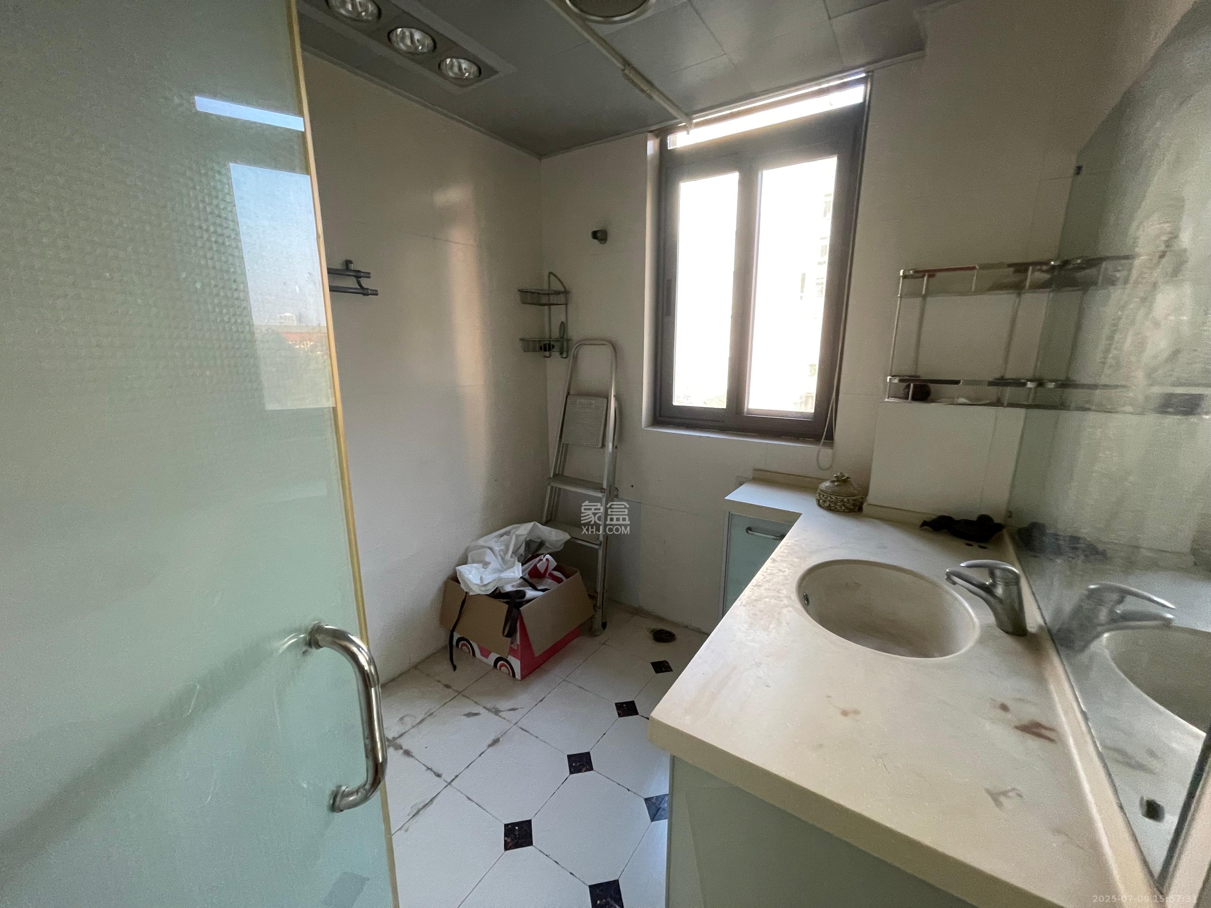 上海城小区  4室2厅2卫    3000.0元/月 上海城小区  4室2厅2卫    3000.0元/月室内图