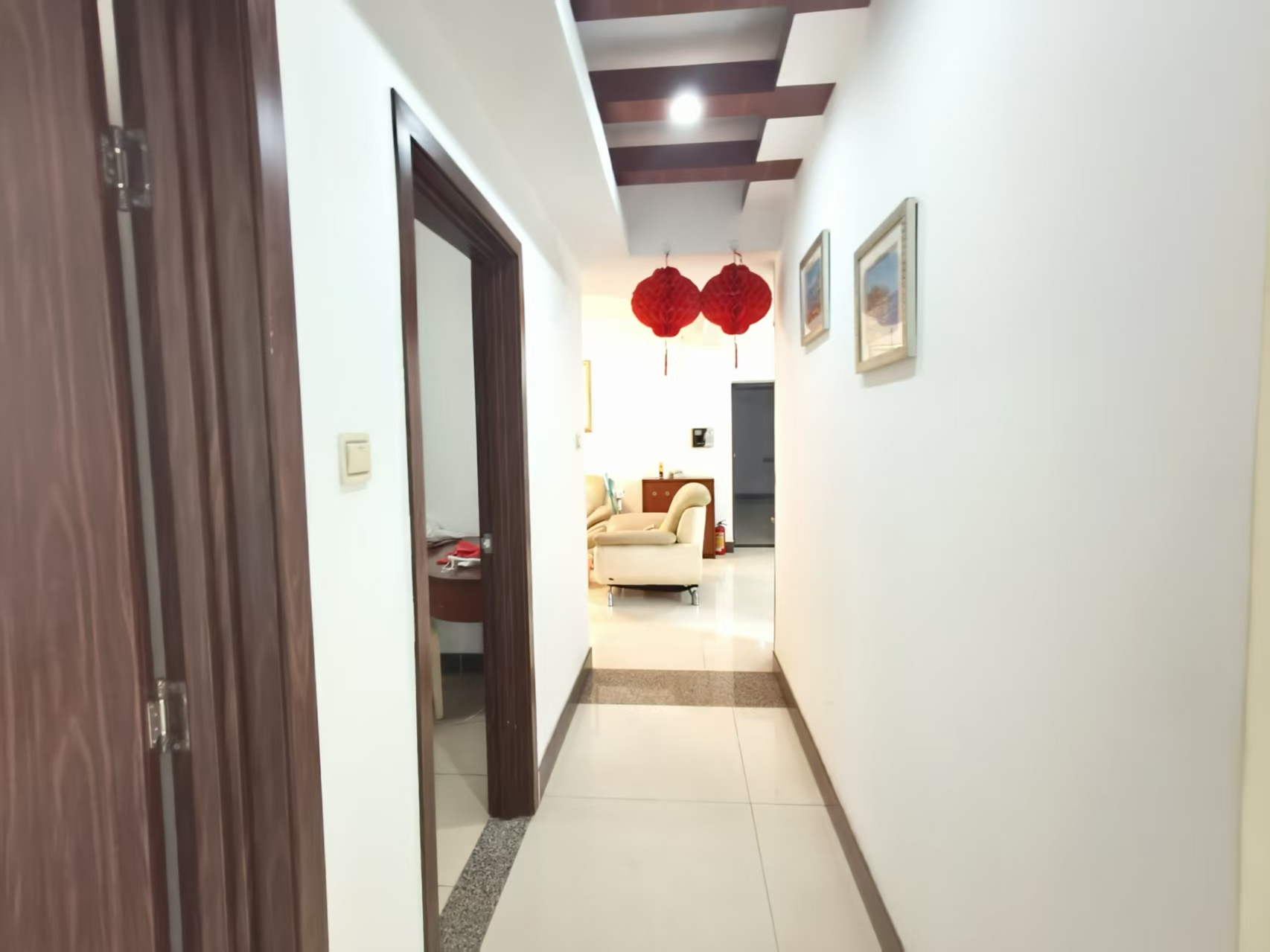 城市精英 3室2厅2卫 2800.0元/月 城市精英 3室2厅2卫 2800.0元/月室内图