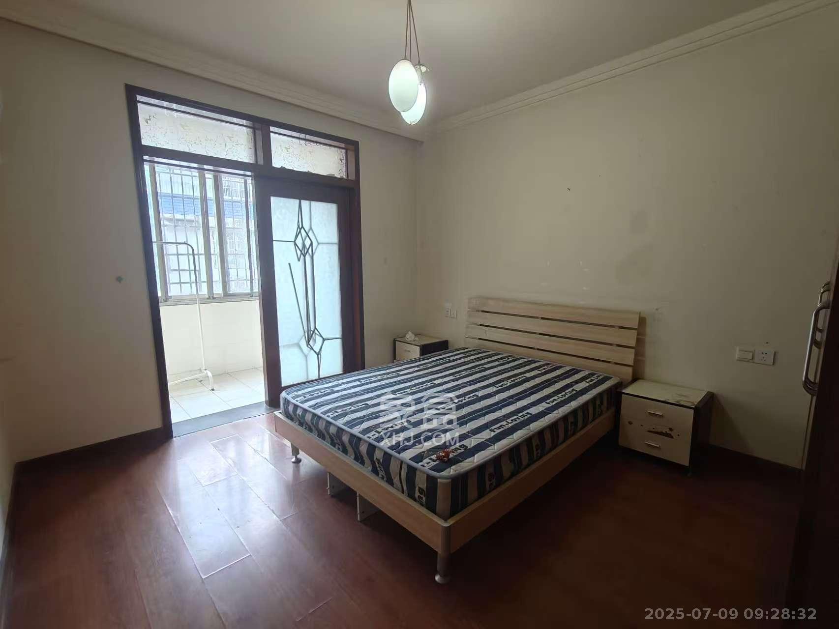 天润花园 3室2厅1卫 2500.0元/月 天润花园 3室2厅1卫 2500.0元/月室内图