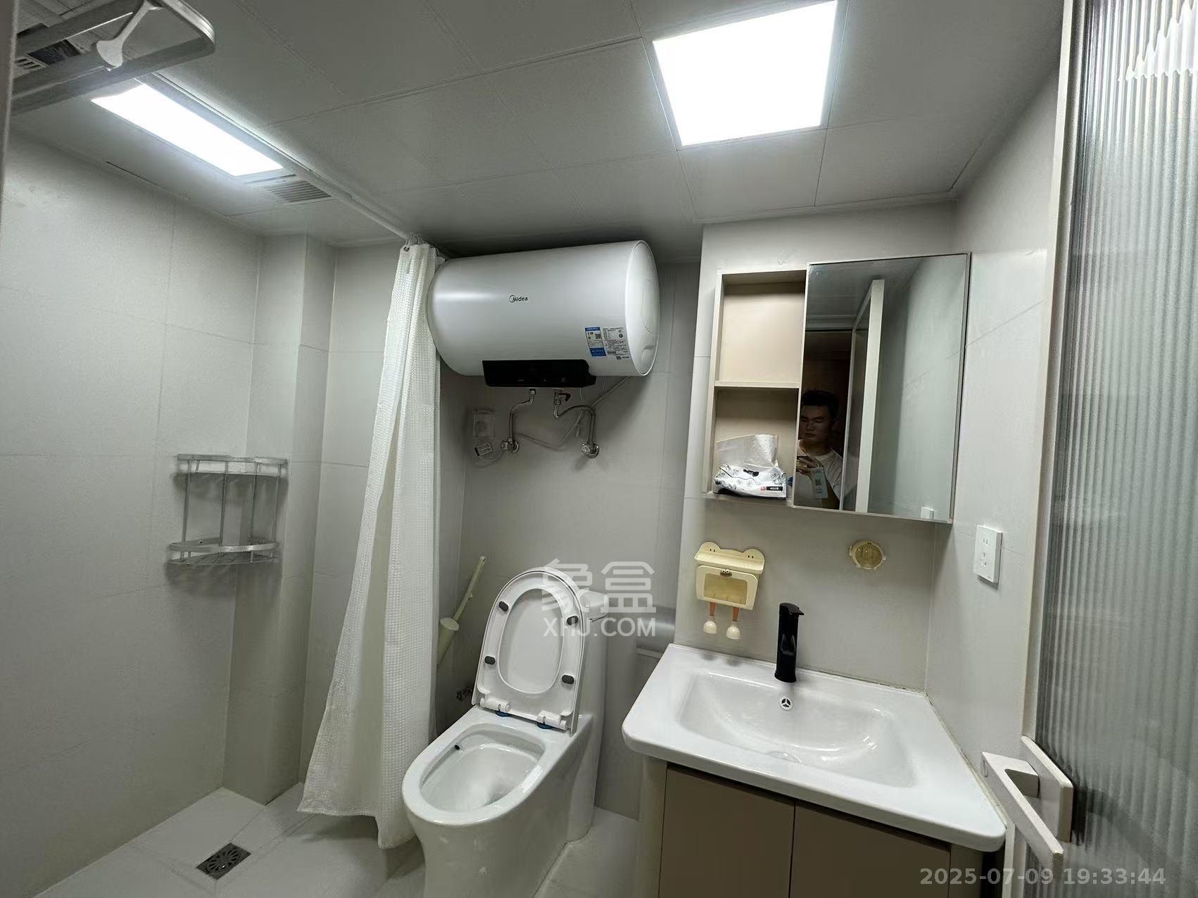 金茂建发泊悦  2室1厅1卫    1800.0元/月室内图