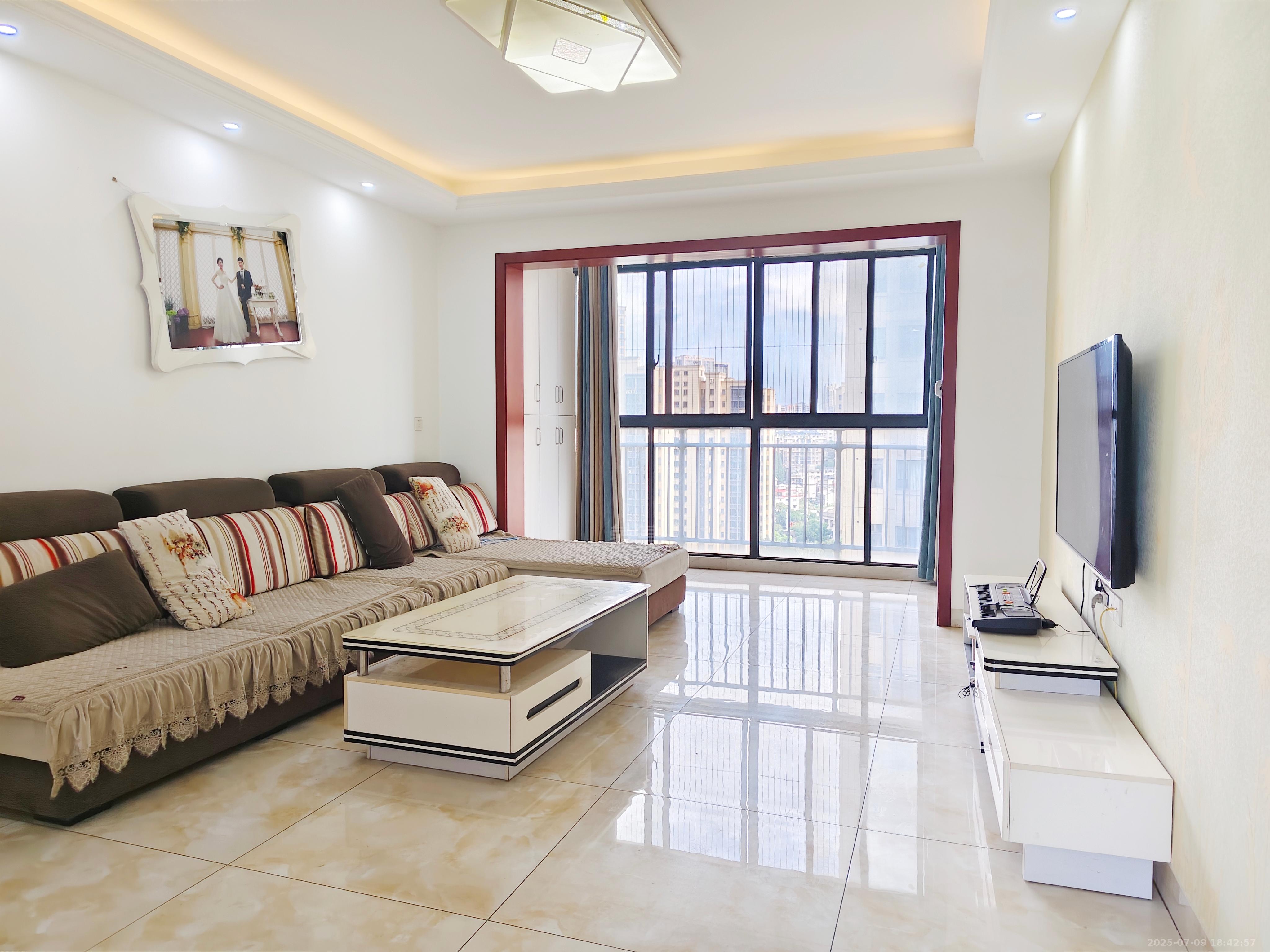 新桂广场 3室2厅1卫 1600.0元/月 新桂广场 3室2厅1卫 1600.0元/月户型图