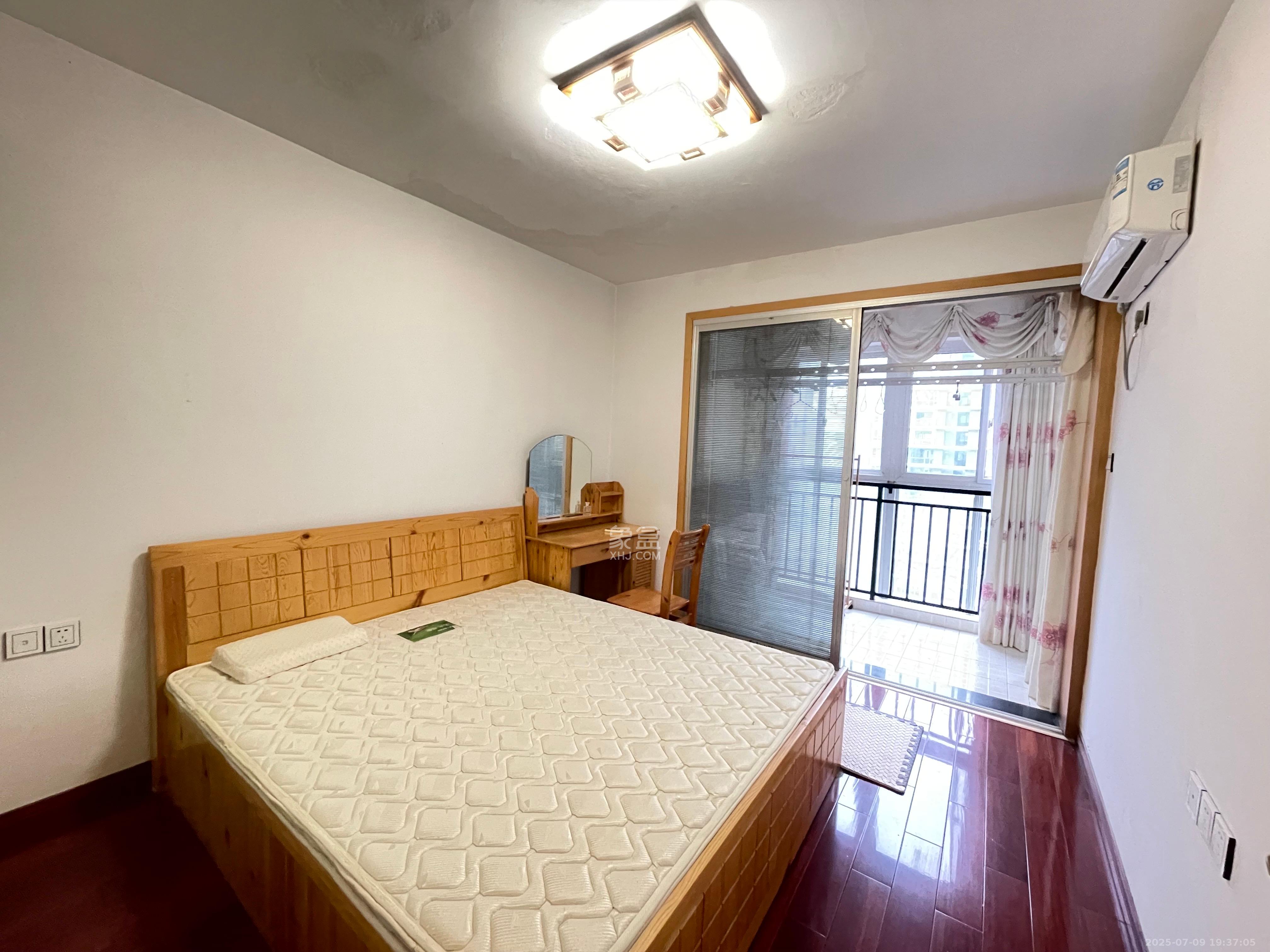 龙王港社区  3室2厅1卫   2700.00元/月室内图