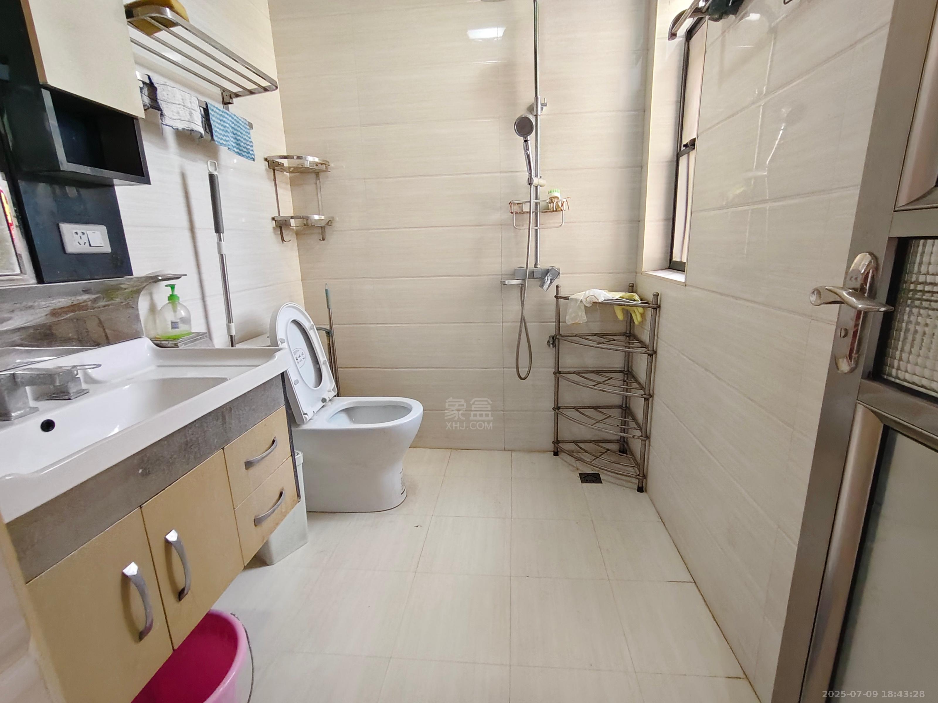 新桂广场 3室2厅1卫 1600.0元/月 新桂广场 3室2厅1卫 1600.0元/月室内图