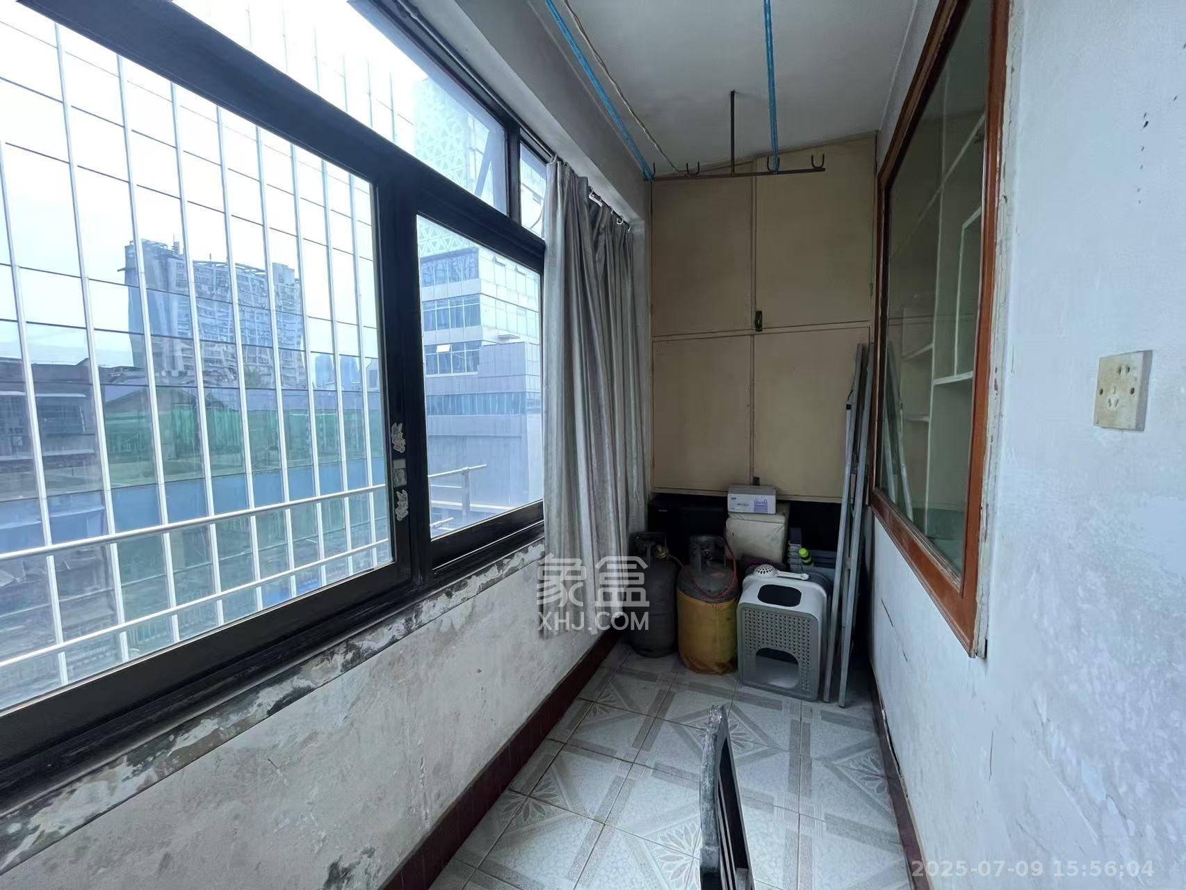 燕山街社区  3室2厅1卫   1700.00元/月室内图