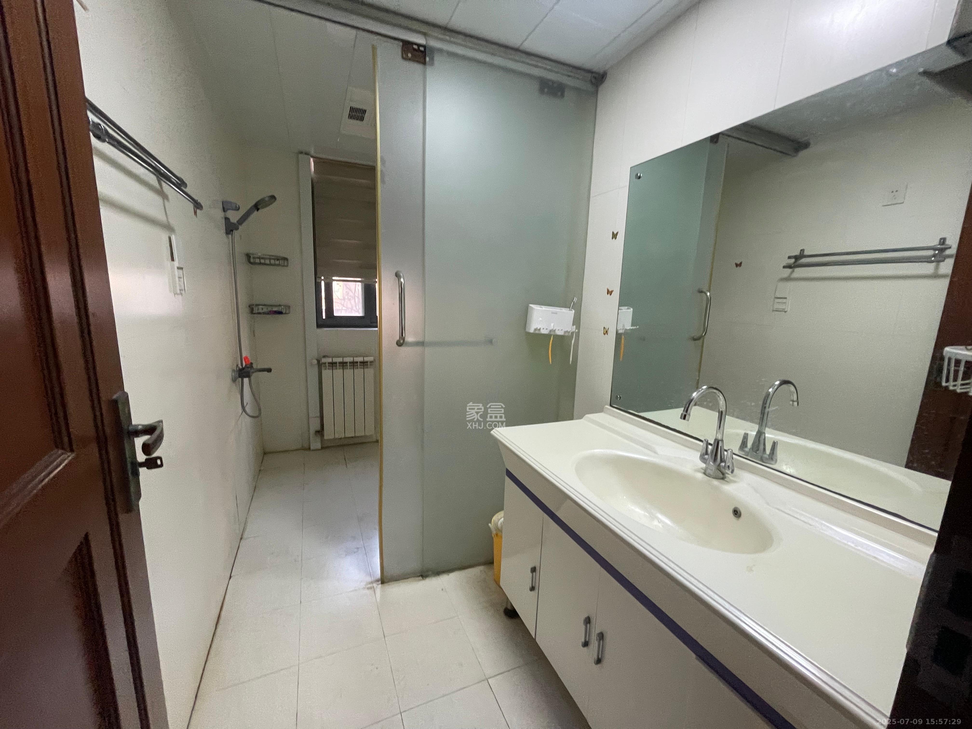 上海城小区  4室2厅2卫    3000.0元/月 上海城小区  4室2厅2卫    3000.0元/月室内图