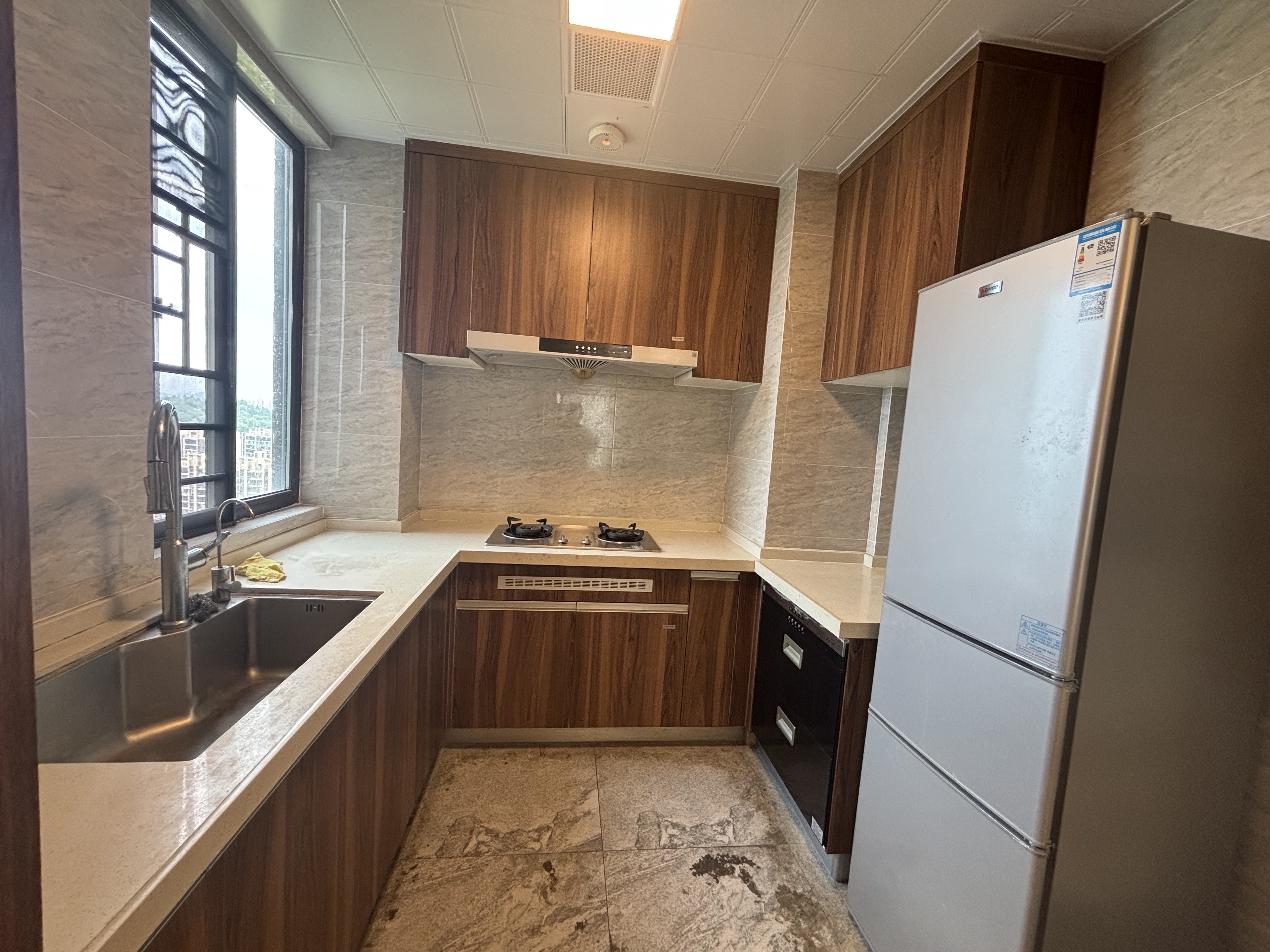 碧桂园翘楚棠  4室2厅2卫    1600.0元/月室内图