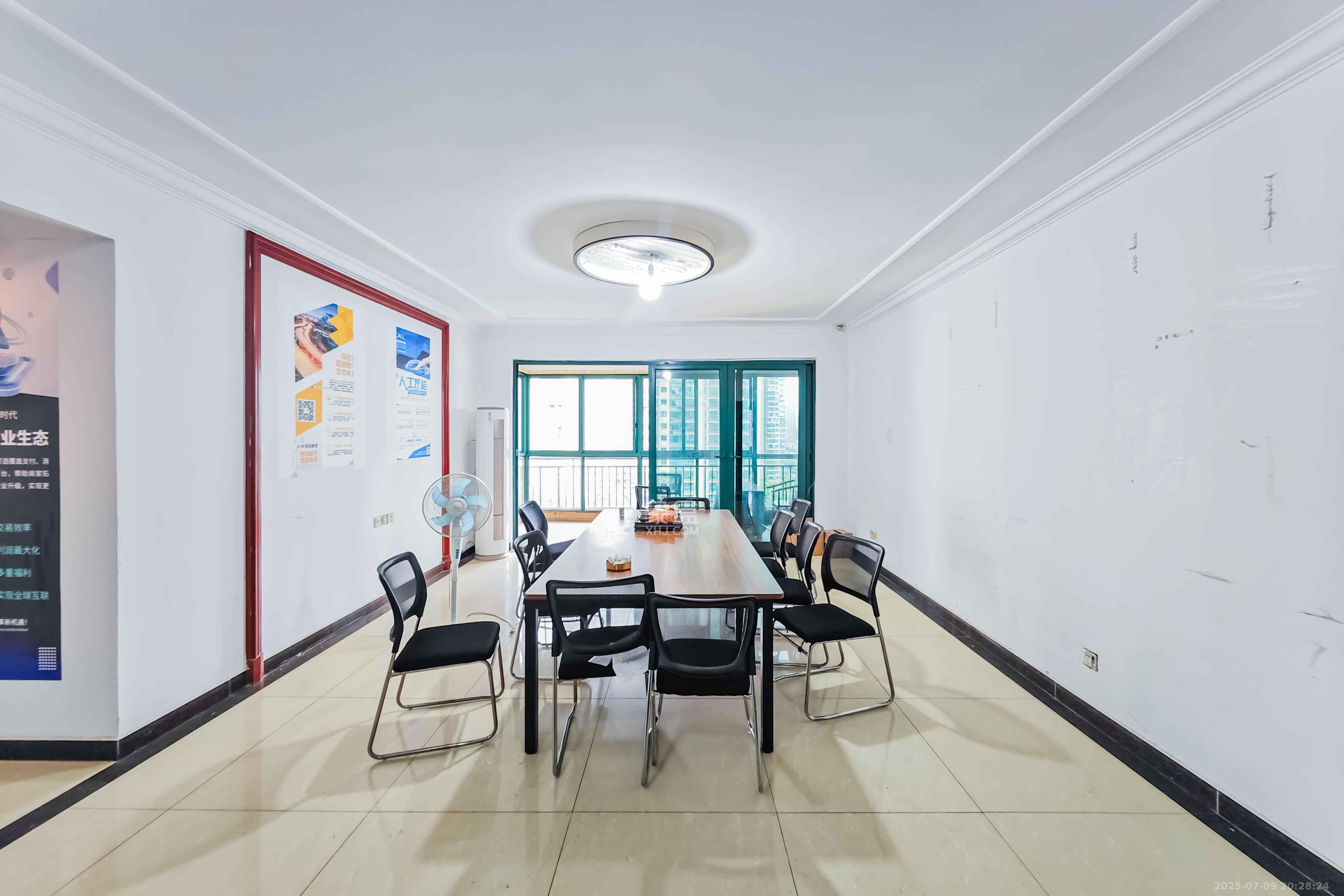 恒大绿洲  4室2厅2卫    145.0万 恒大绿洲  4室2厅2卫    145.0万客厅