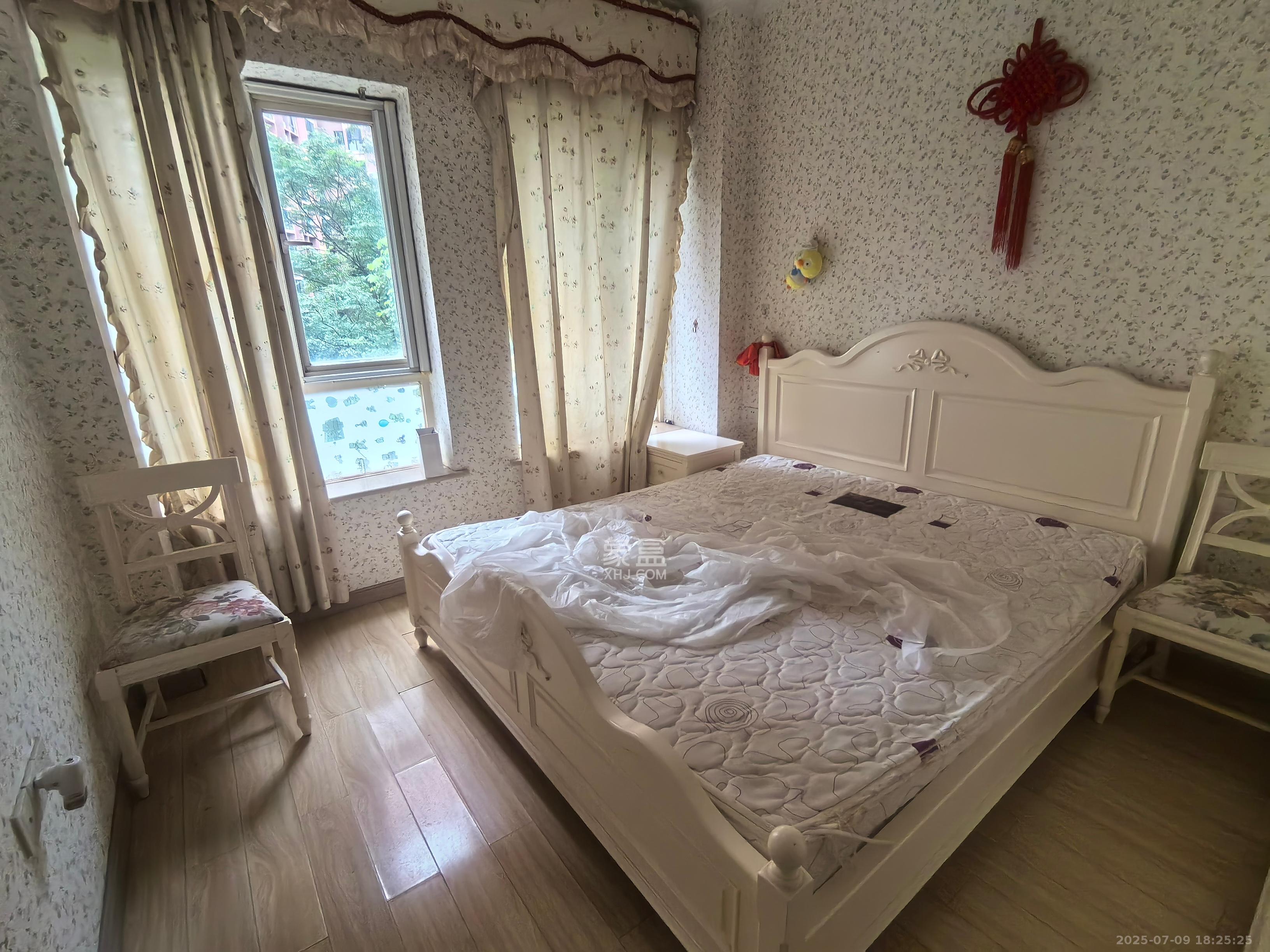 上海城小区  2室2厅1卫   2200.00元/月室内图