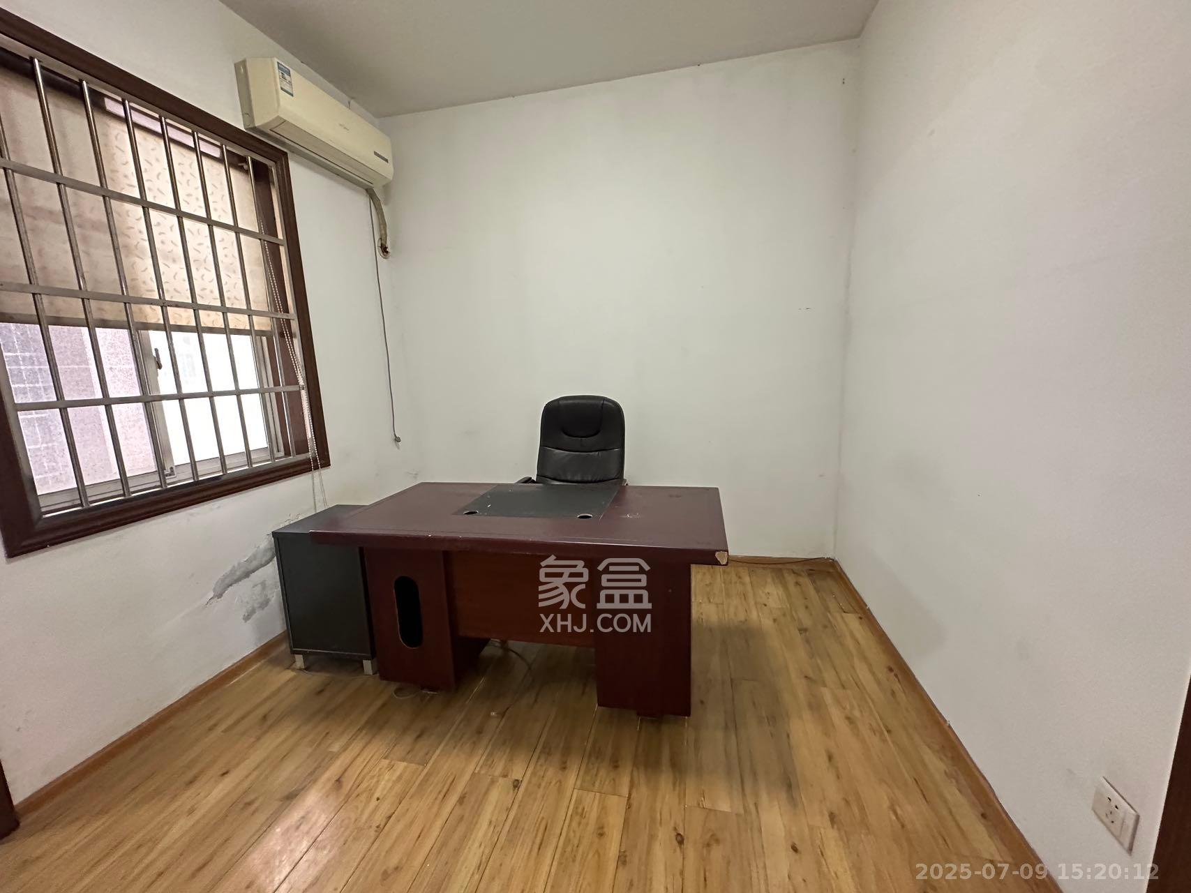上河国际C区  3室2厅1卫   2700.00元/月室内图