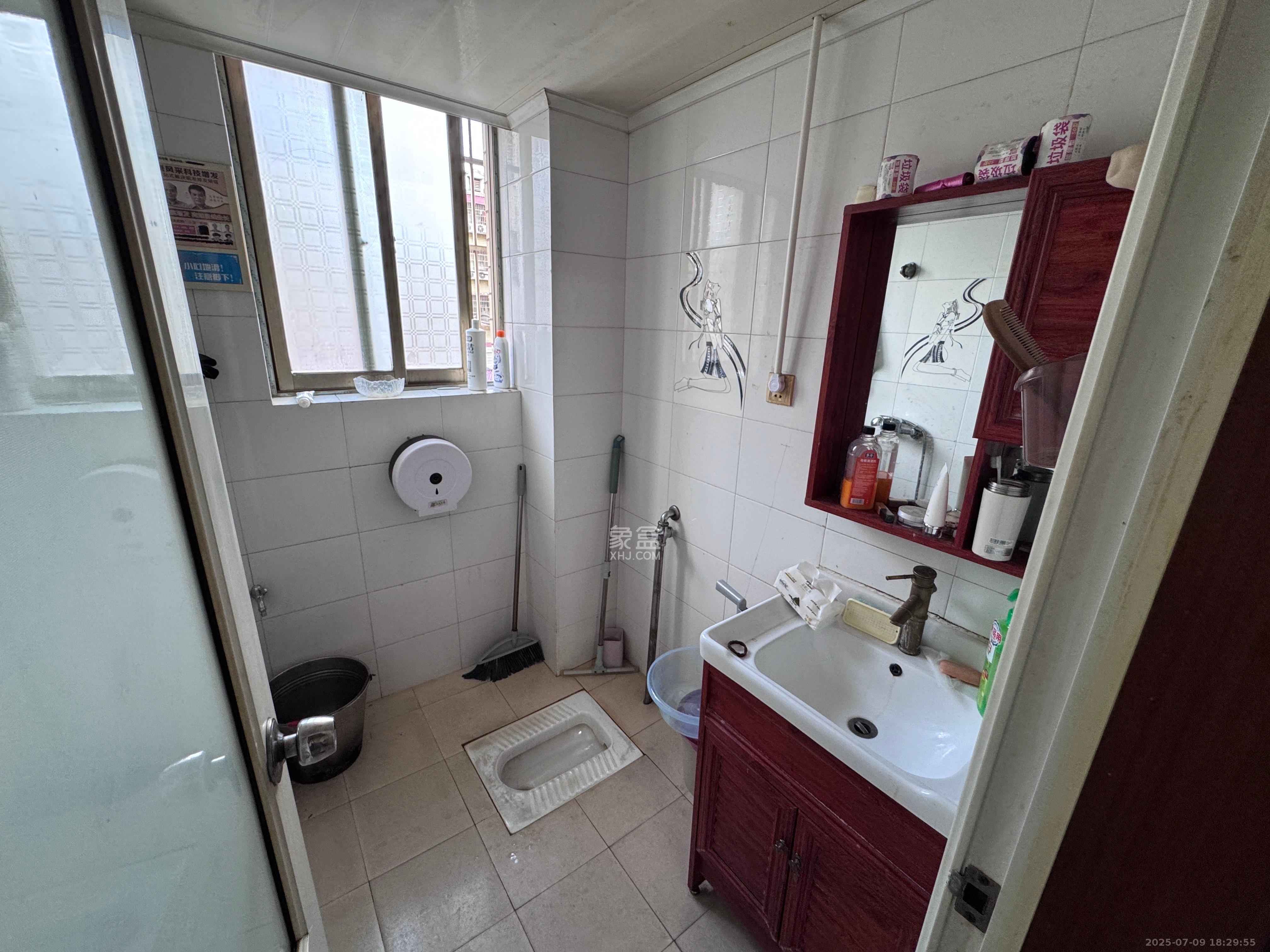 大桥一,二区 3室2厅1卫 3500.0元/月 大桥一,二区 3室2厅1卫 3500.0元/月室内图