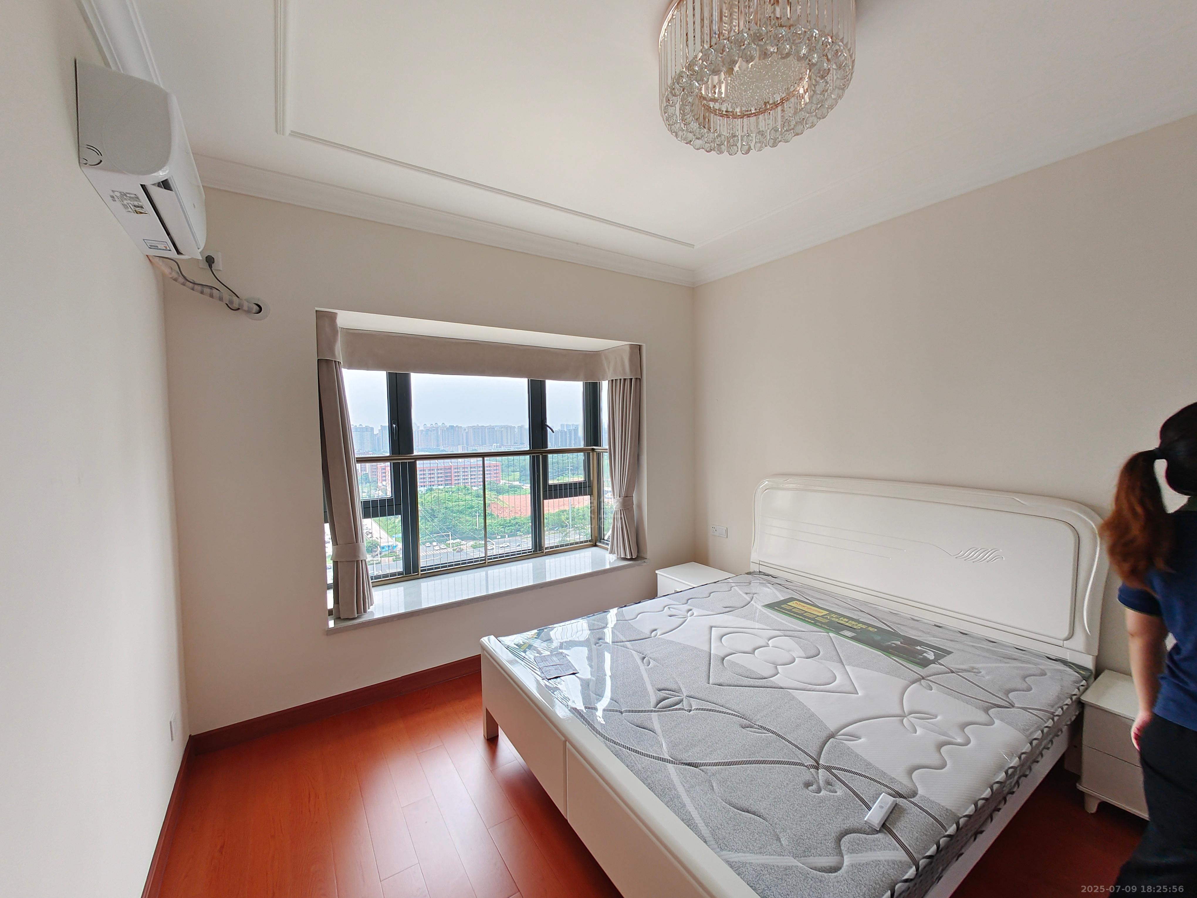 恒大华府 3室2厅1卫 2500.0元/月 恒大华府 3室2厅1卫 2500.0元/月室内图