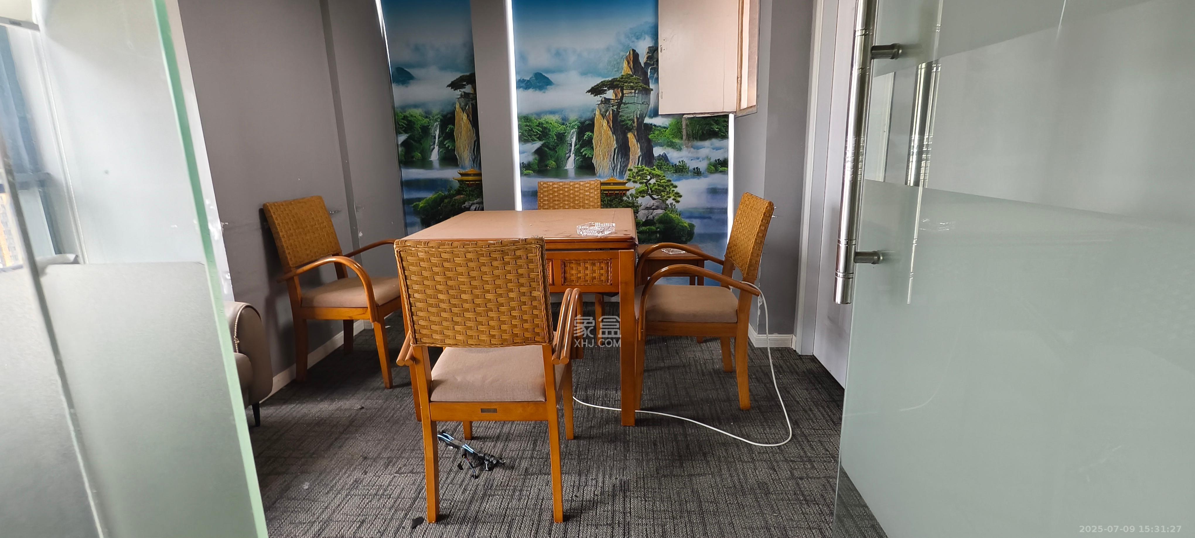 第六都（陆都小区）  1室1厅1卫    1800.0元/月室内图