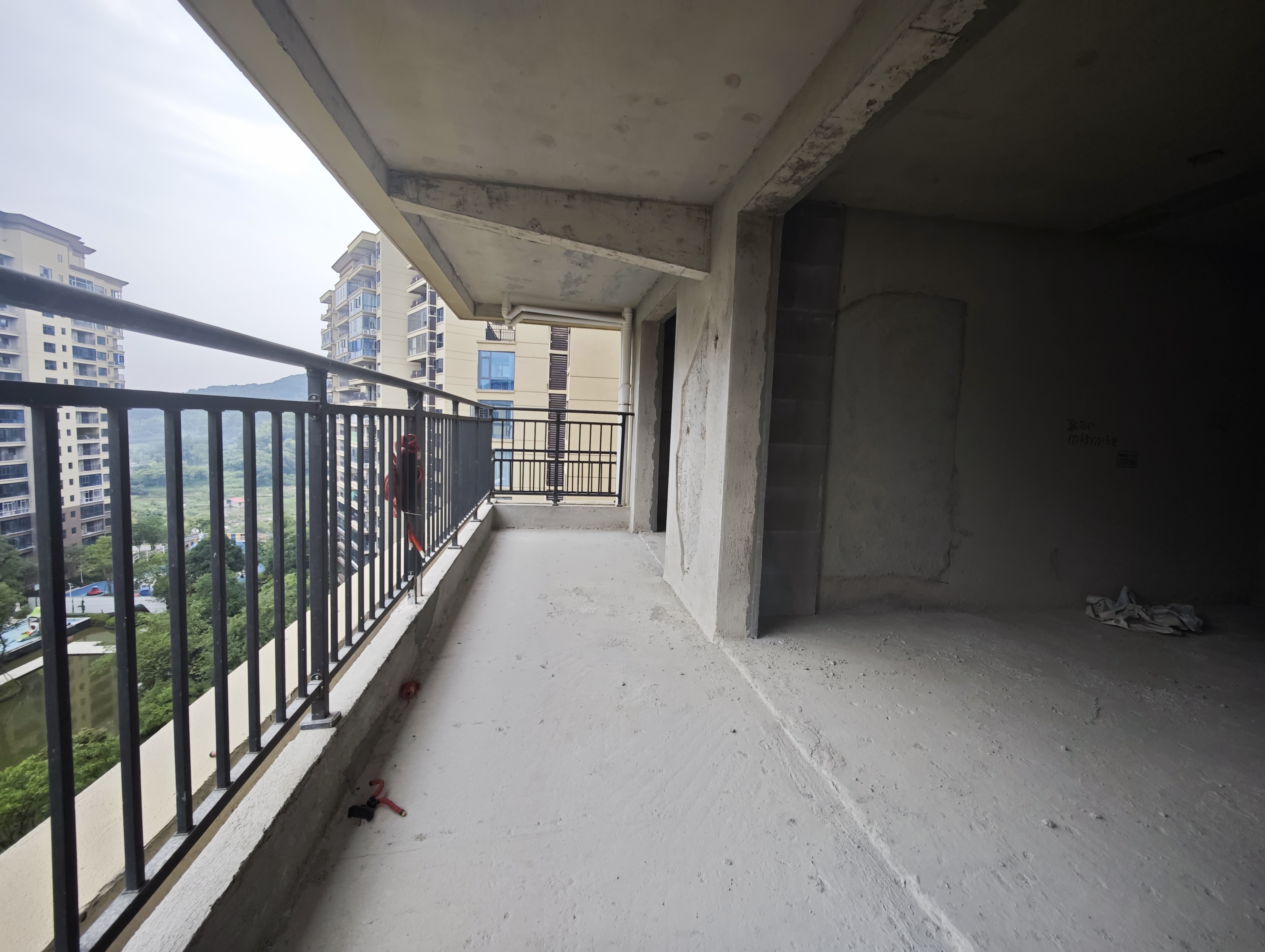 徐福桃花源 3室2厅1卫 78.0万 徐福桃花源 3室2厅1卫 78.0万客厅