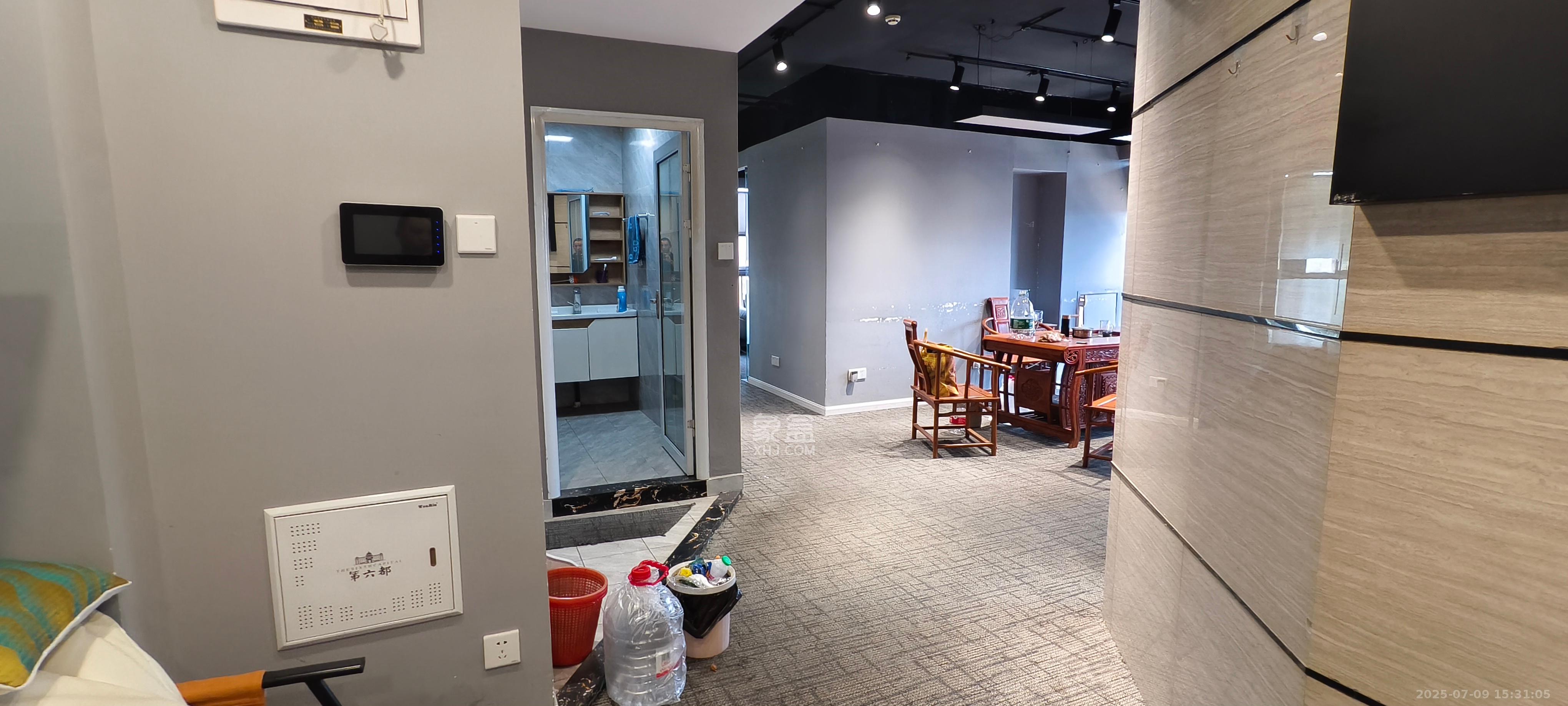 第六都（陆都小区）  1室1厅1卫    1800.0元/月室内图