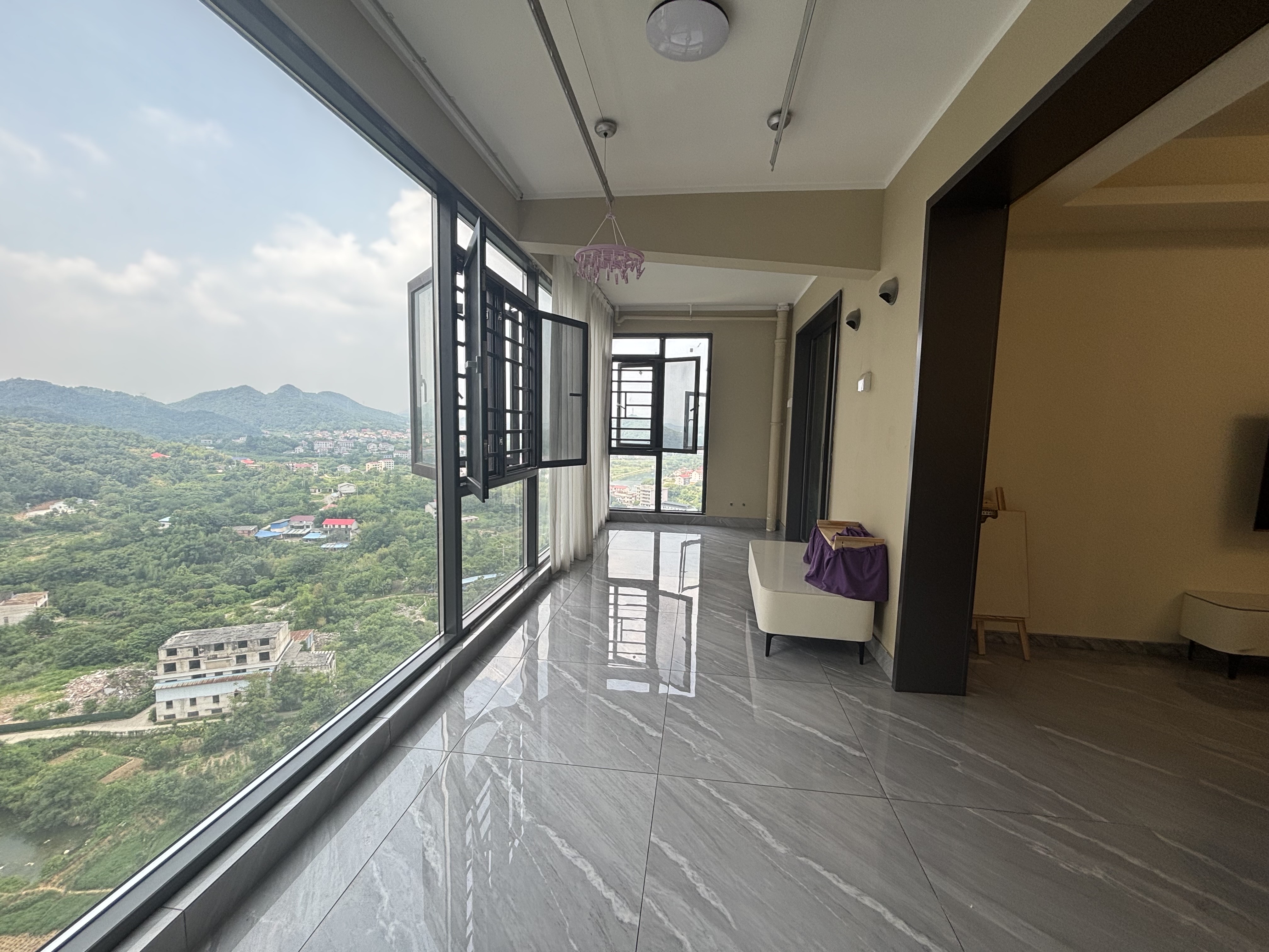 碧桂园翘楚棠  4室2厅2卫    1600.0元/月室内图