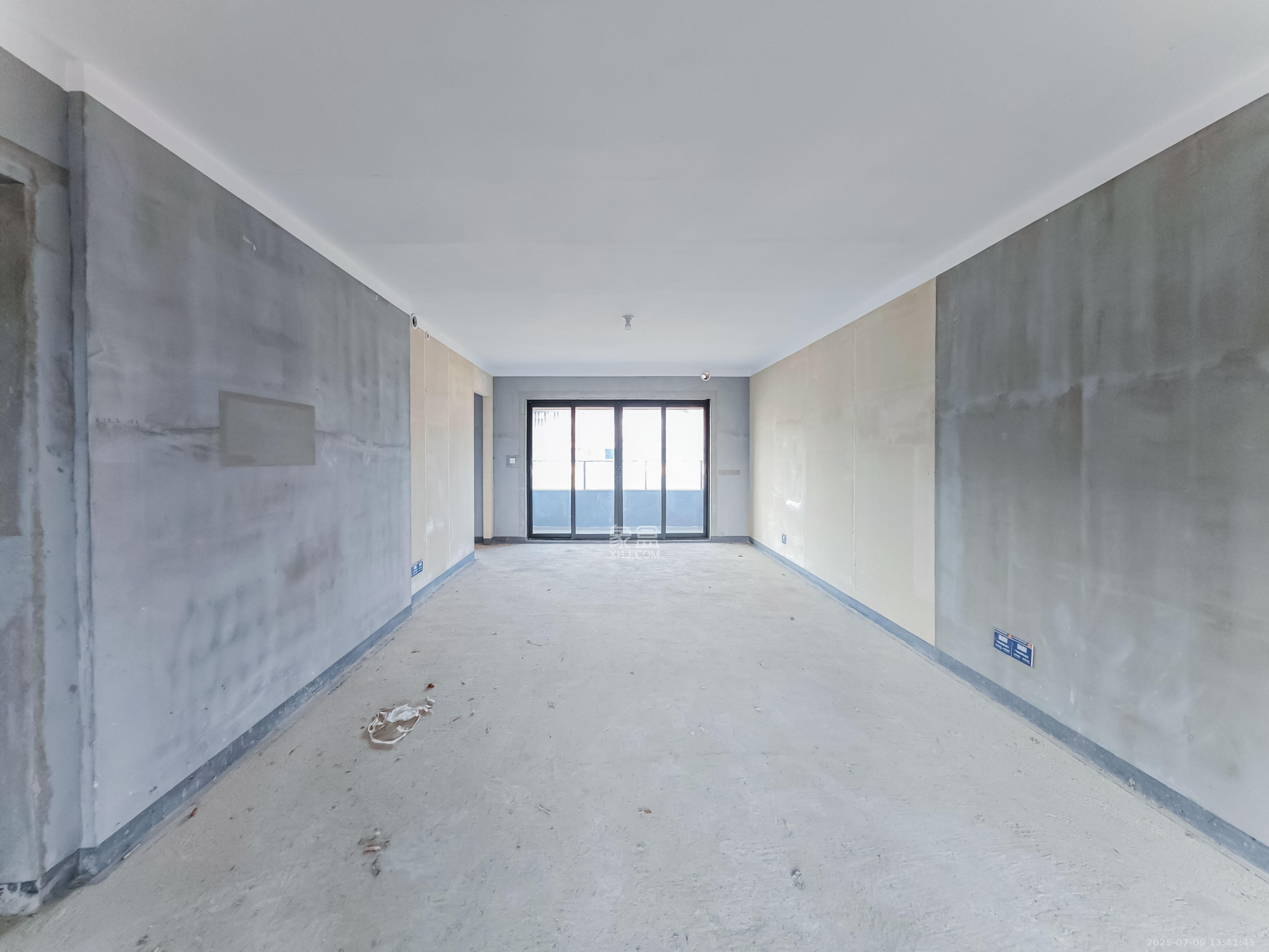 建发玖洲和玺  4室2厅2卫   135.00万