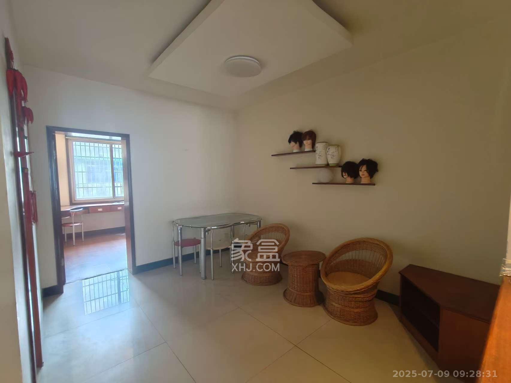 天润花园 3室2厅1卫 2500.0元/月 天润花园 3室2厅1卫 2500.0元/月室内图