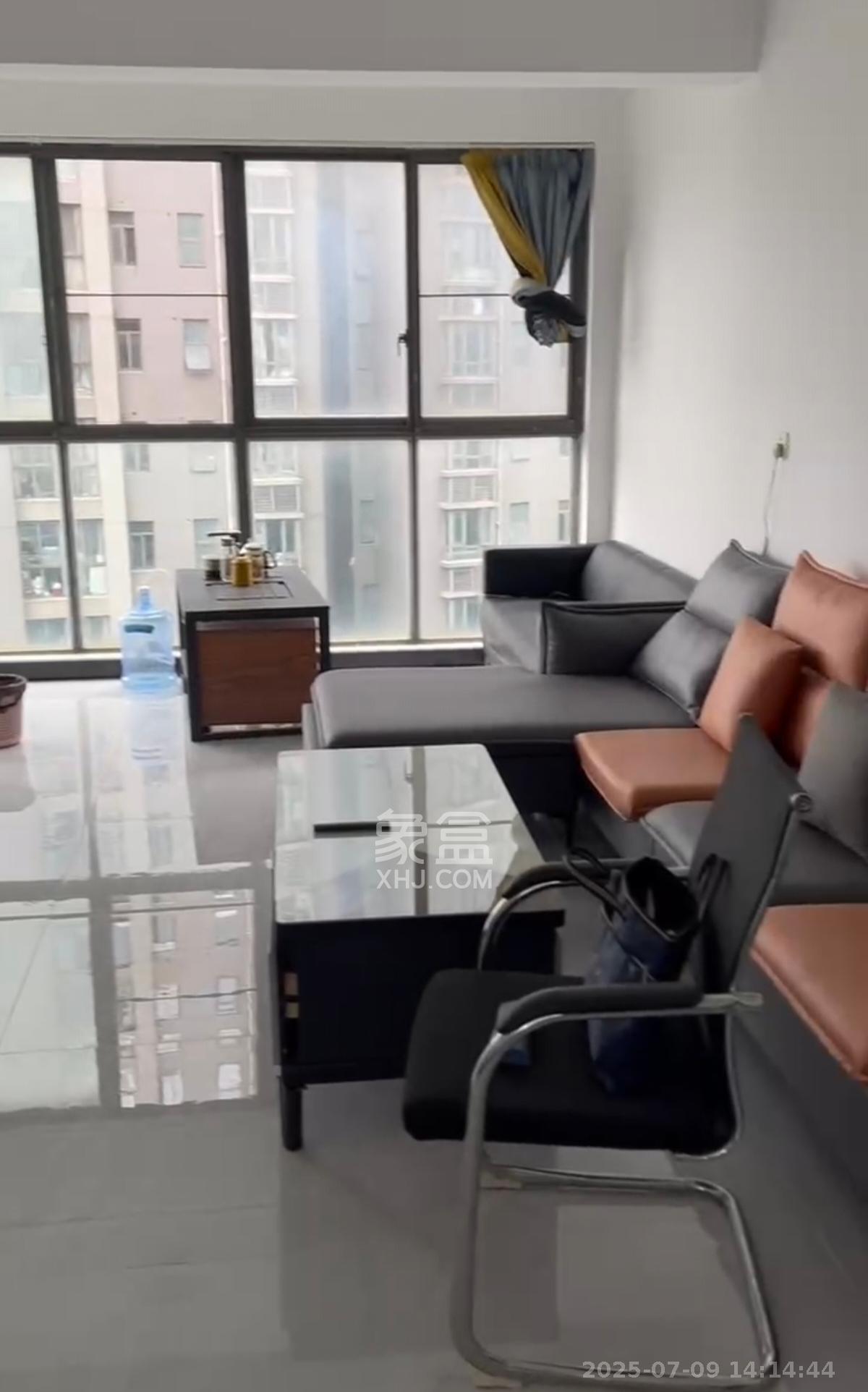 颐和佳园 4室2厅2卫 3500.00元/月 颐和佳园 4室2厅2卫 3500.00元/月室内图