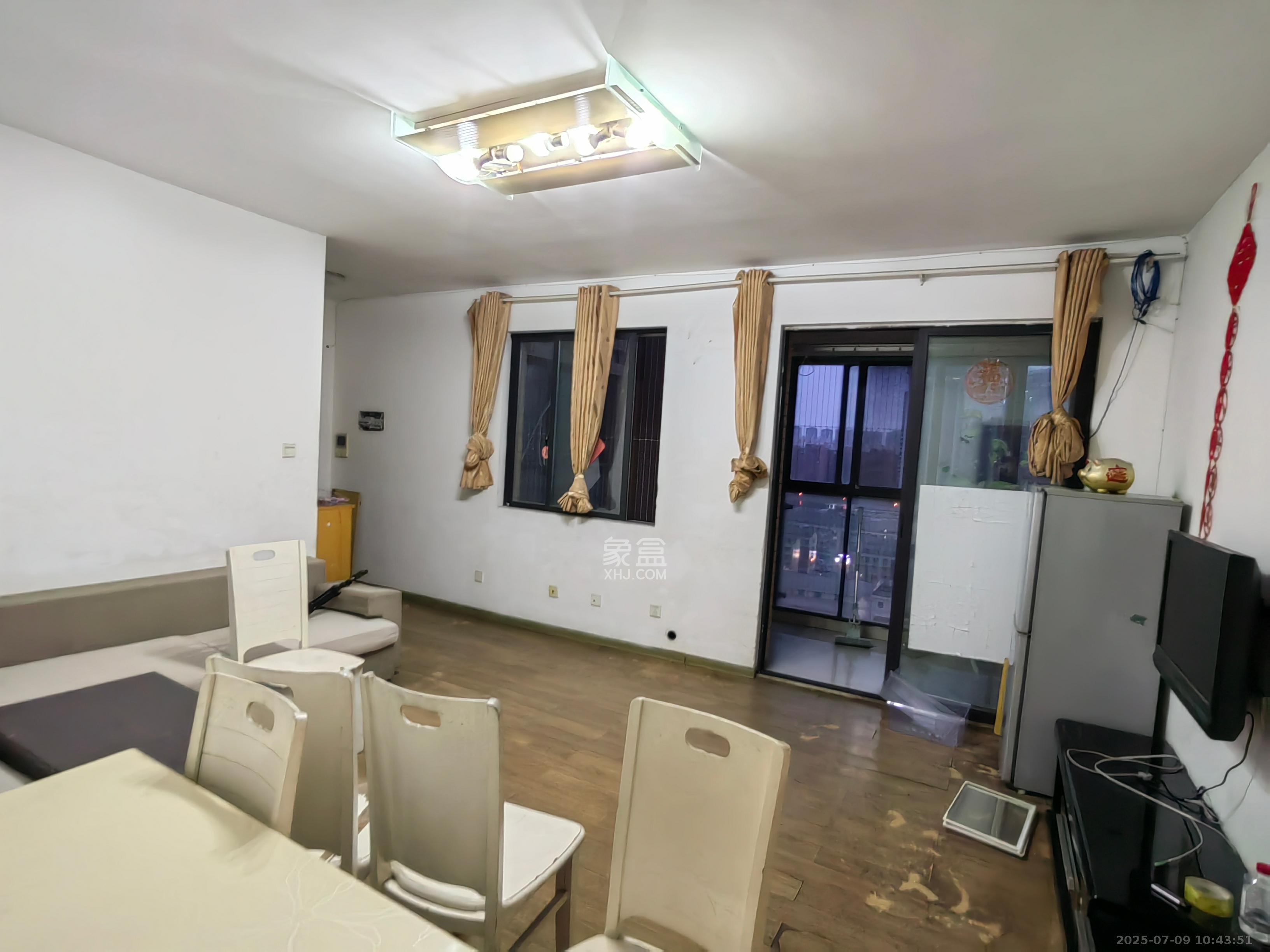 锦湘国际星城三期(锦绣苑) 2室2厅1卫 2100.0元/月 锦湘国际星城三期(锦绣苑) 2室2厅1卫 2100.0元/月室内图