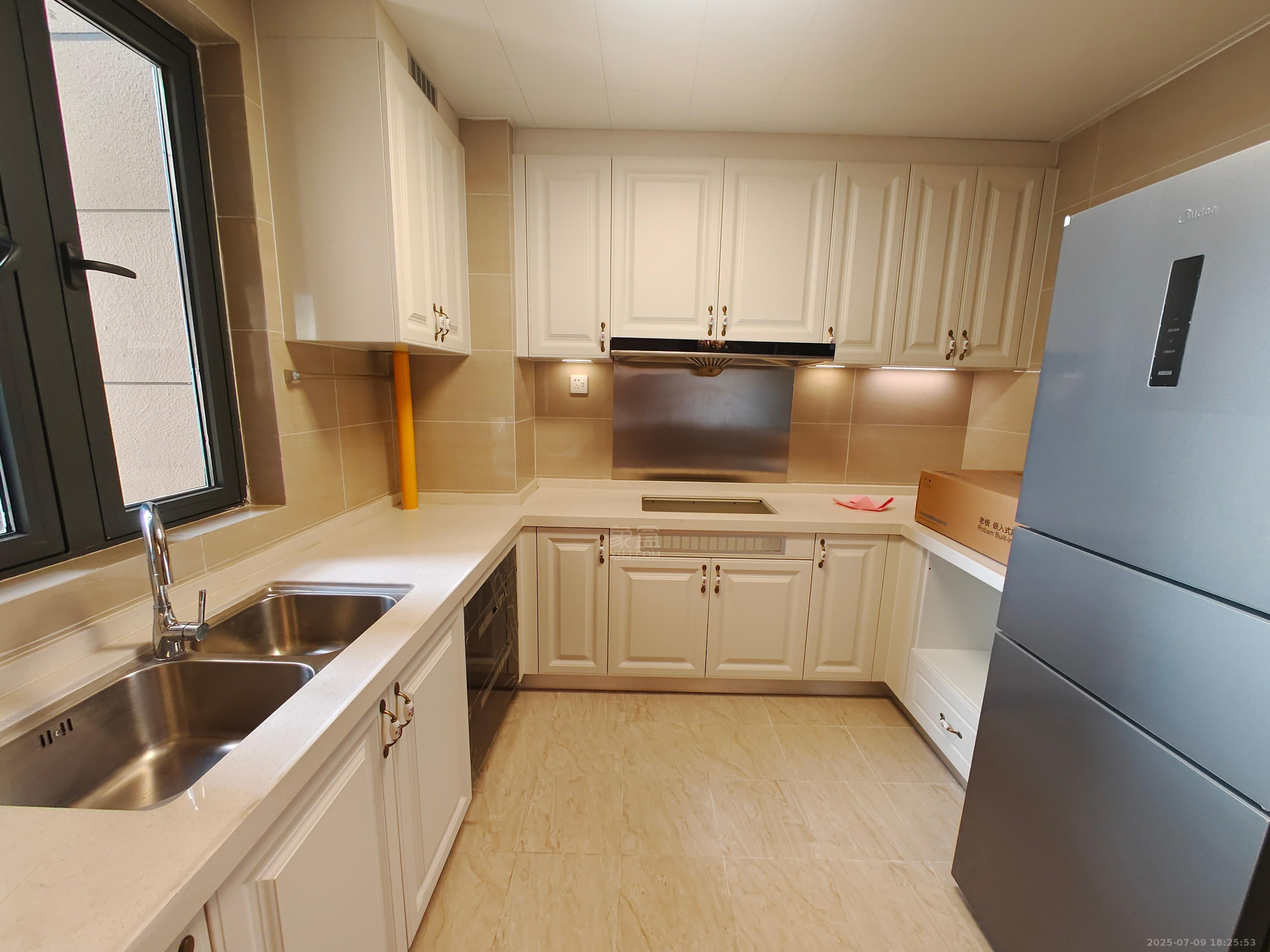 恒大华府 3室2厅1卫 2500.0元/月 恒大华府 3室2厅1卫 2500.0元/月室内图