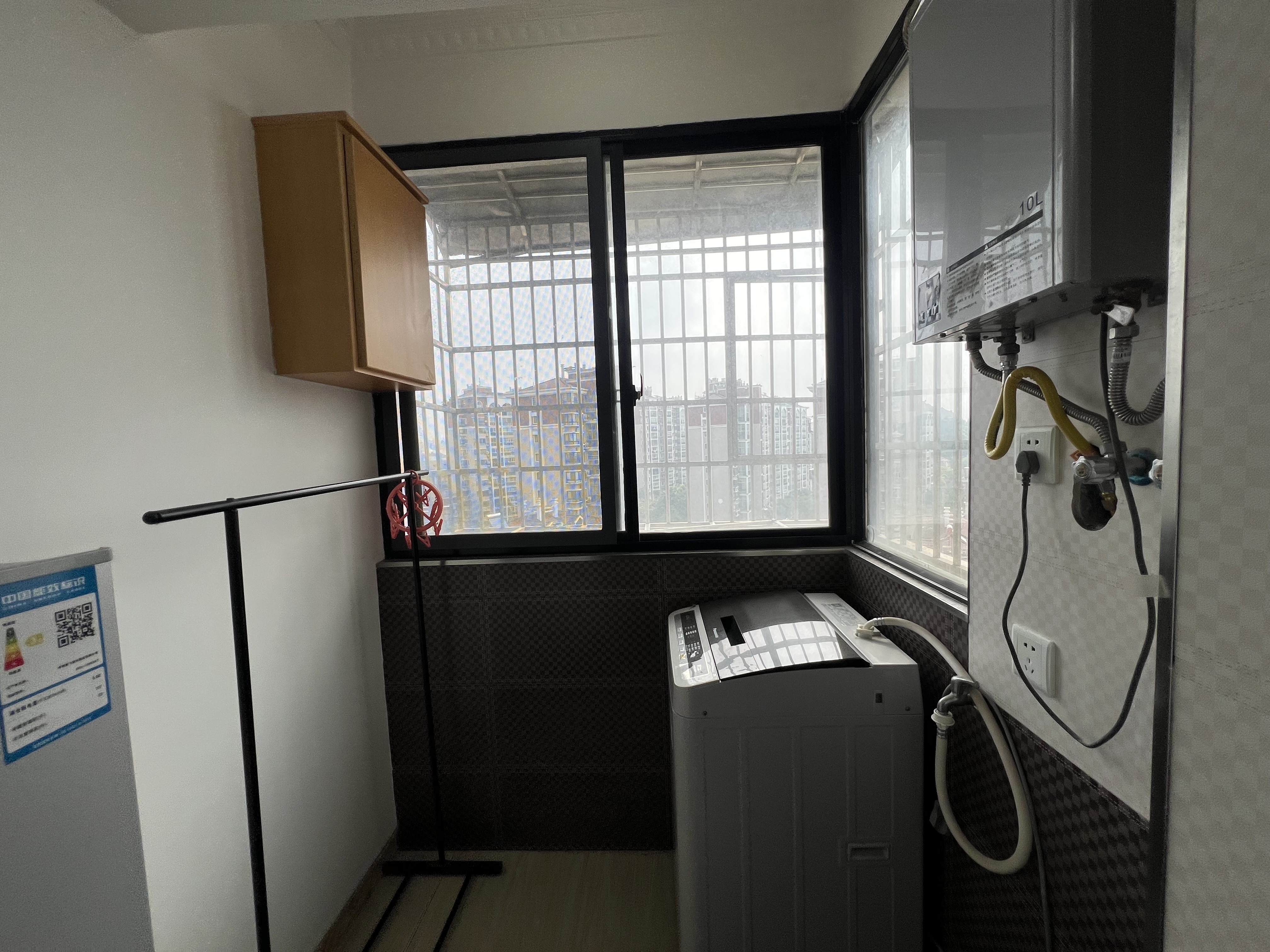 上城世家  1室1厅1卫    22.8万客厅