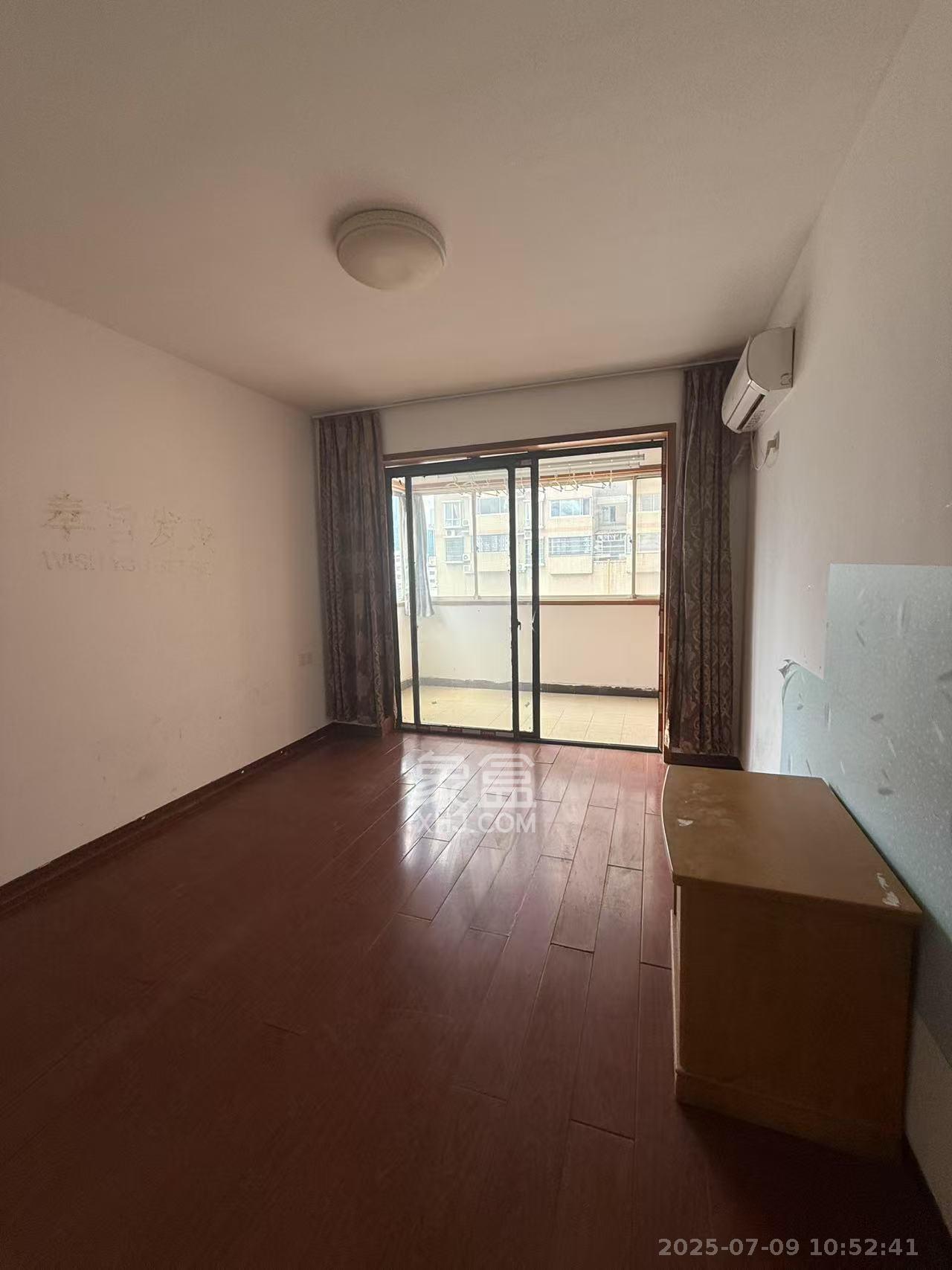 万顺家园  4室2厅2卫   3800.00元/月室内图