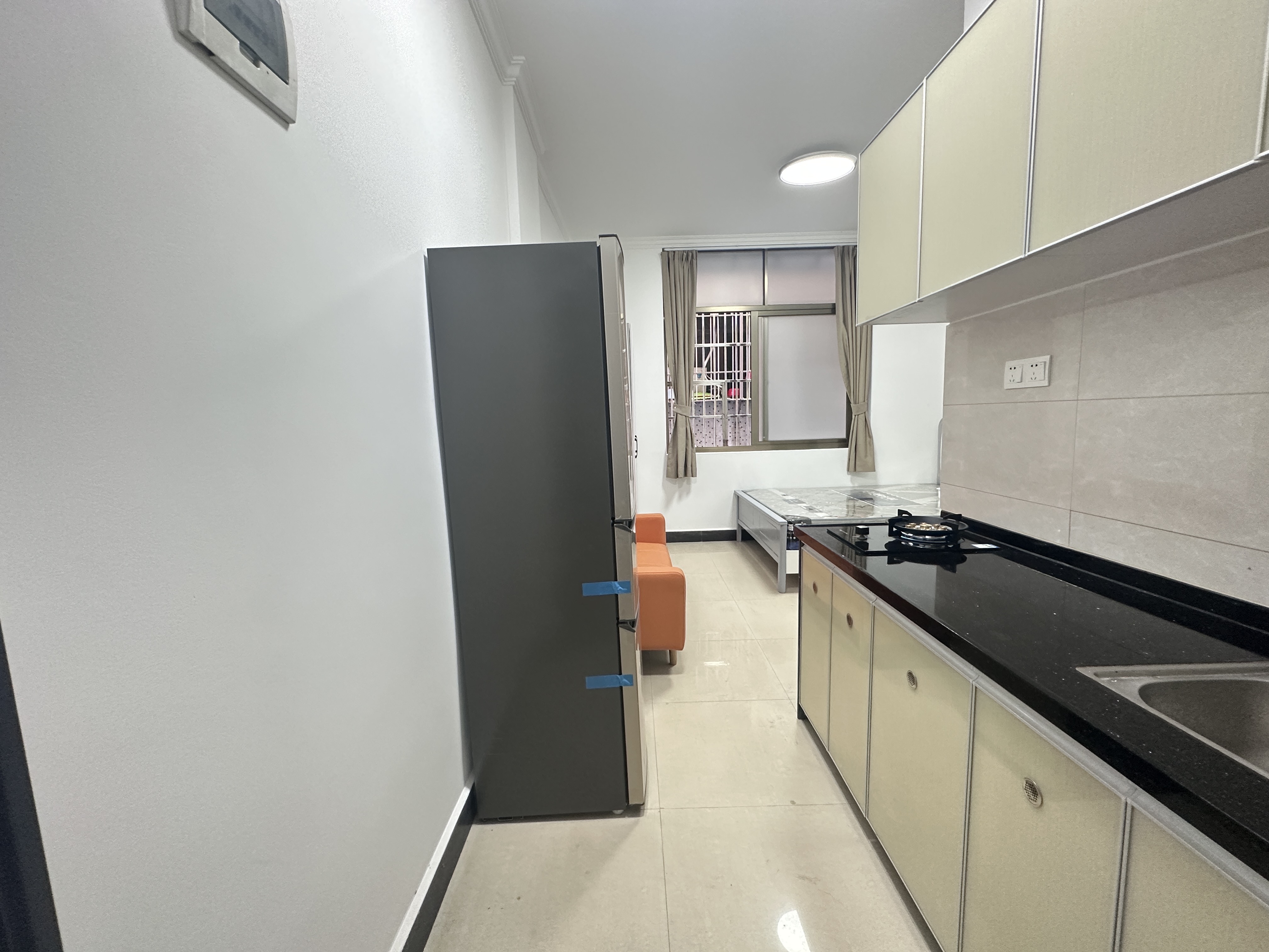 侨企大厦 1室1厅1卫 28.0万 侨企大厦 1室1厅1卫 28.0万客厅