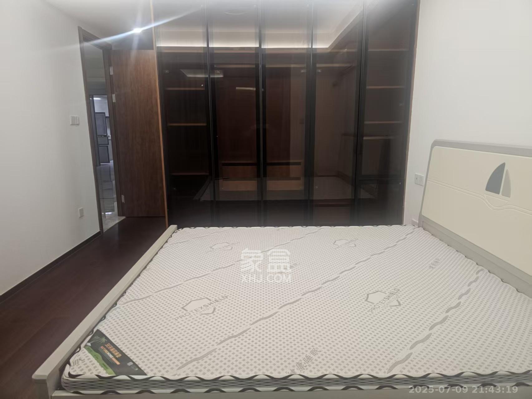 旭辉都会山  4室2厅2卫   4600.00元/月室内图