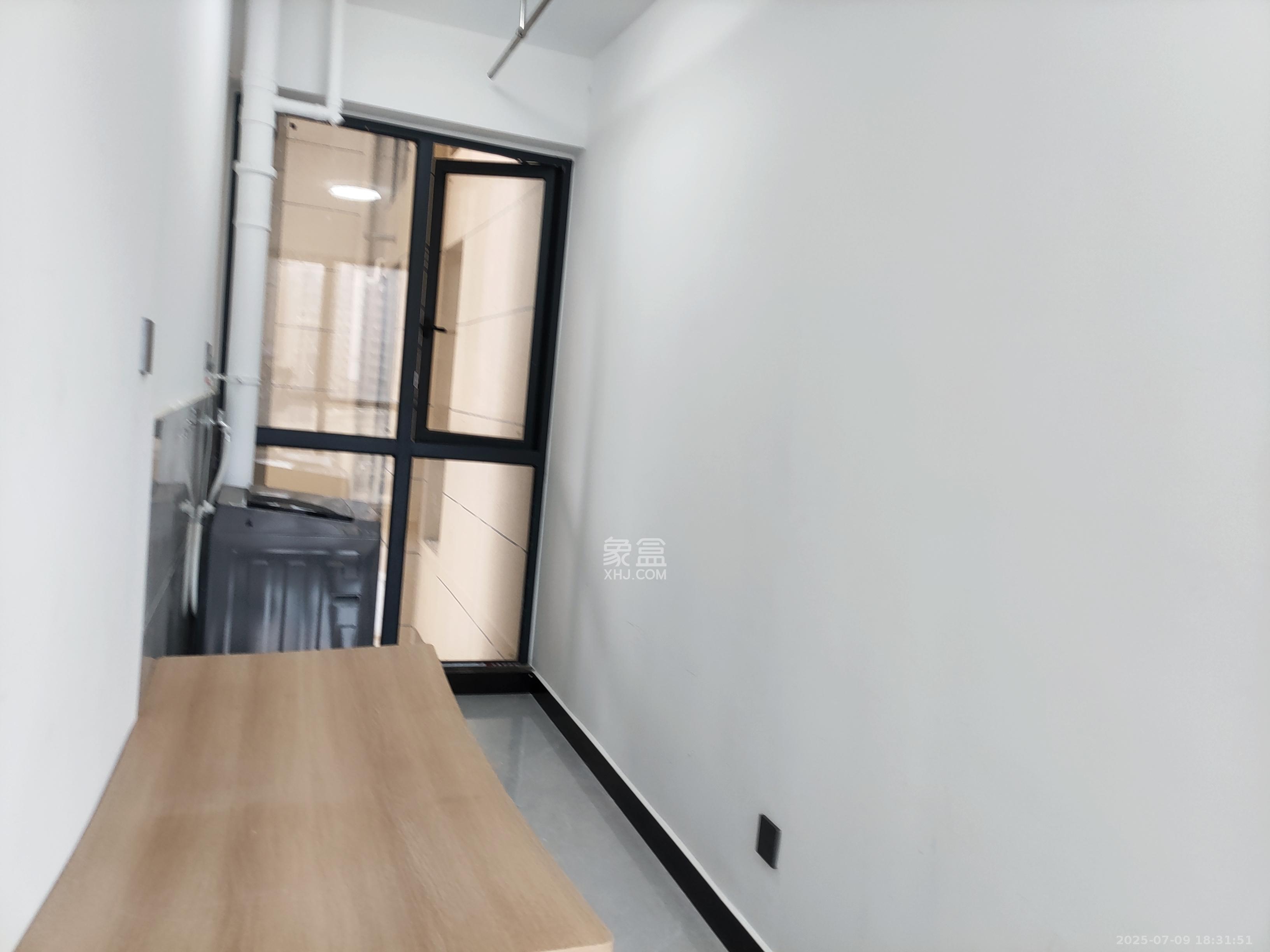 明发阅江悦府  3室2厅2卫   2300.00元/月室内图