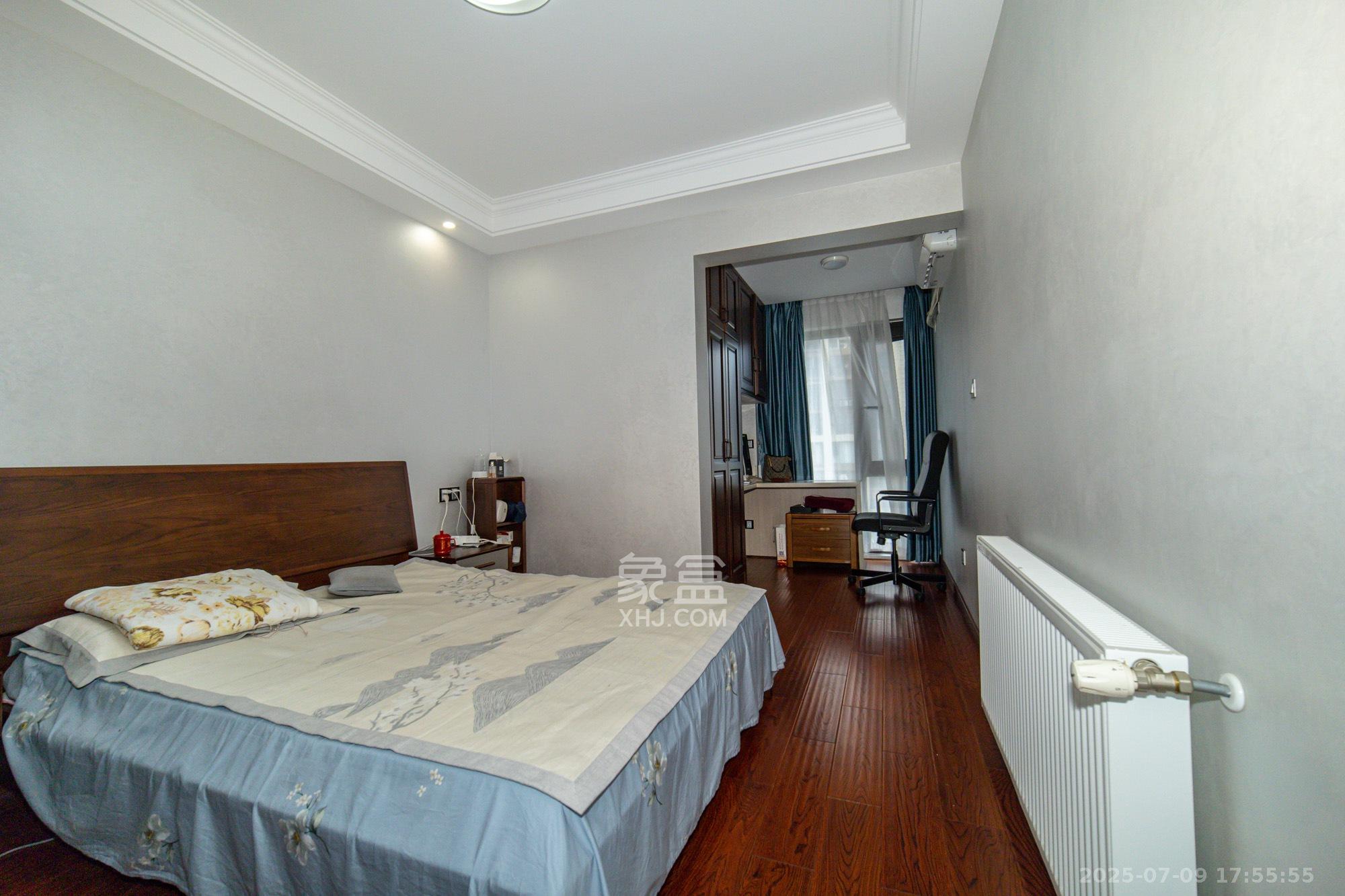 国泰九龙湾  3室2厅2卫    108.0万卧室