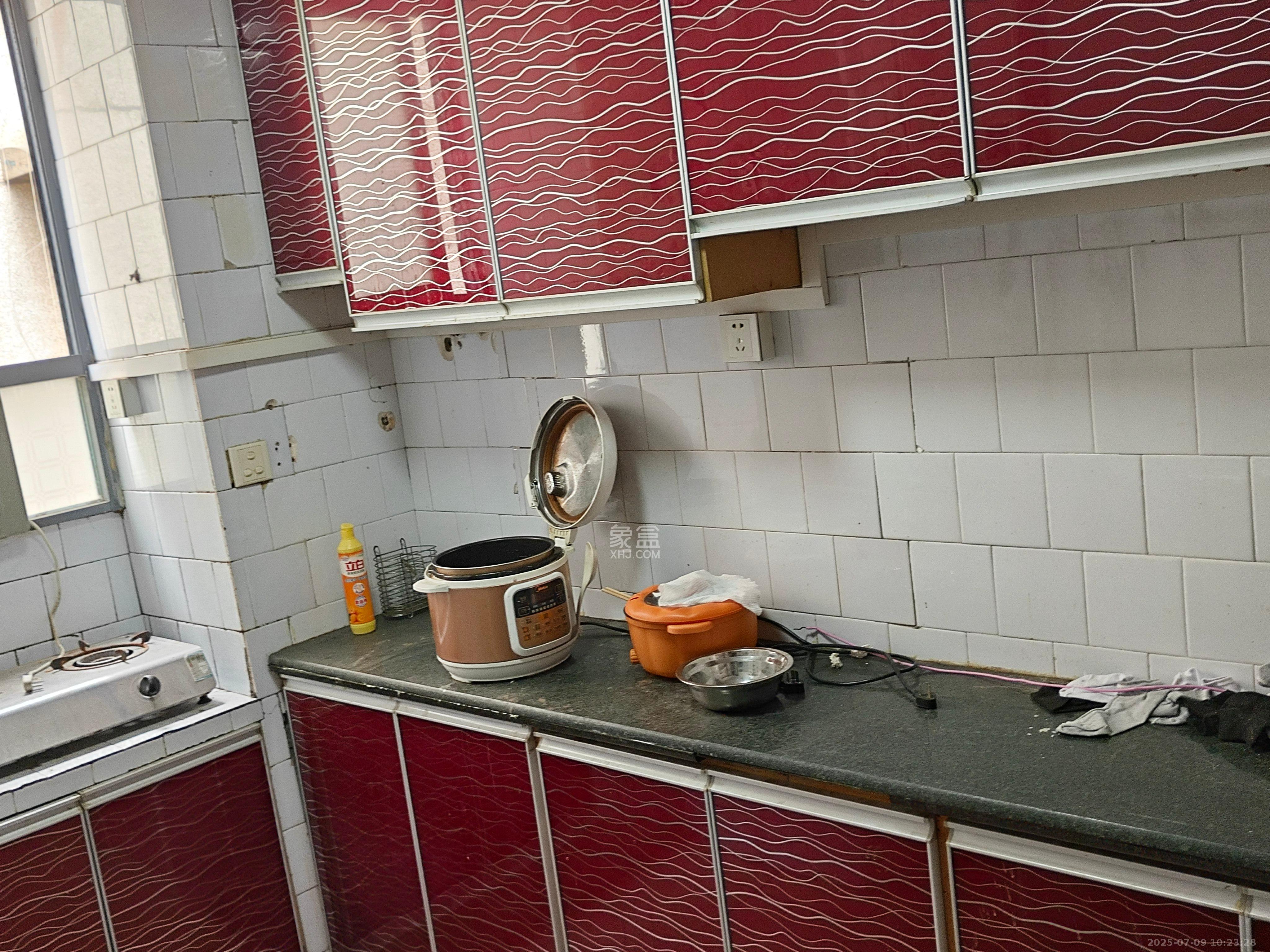 吉景小区 3室2厅1卫 2200.0元/月 吉景小区 3室2厅1卫 2200.0元/月室内图