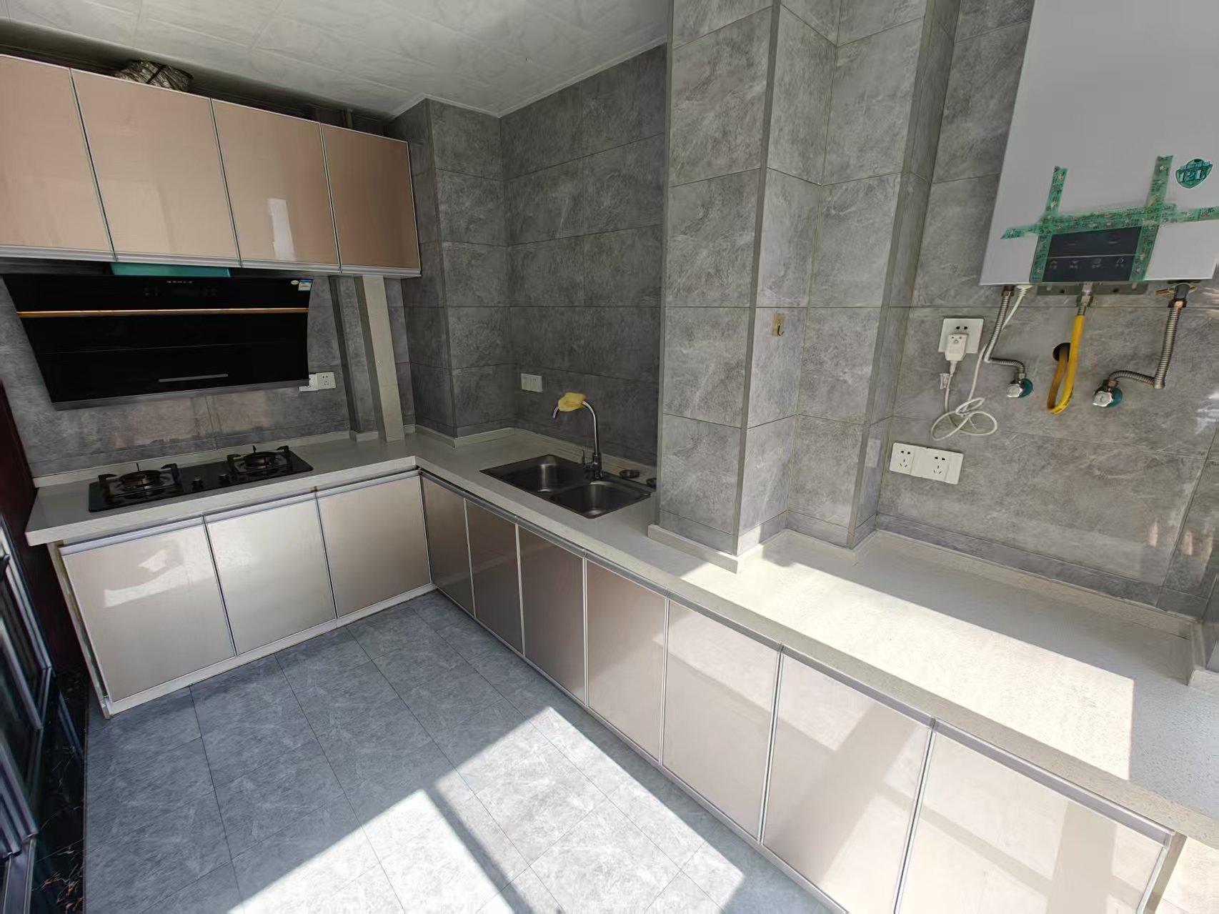 武广国际学苑  3室2厅1卫    72.8万 武广国际学苑  3室2厅1卫    72.8万室内图