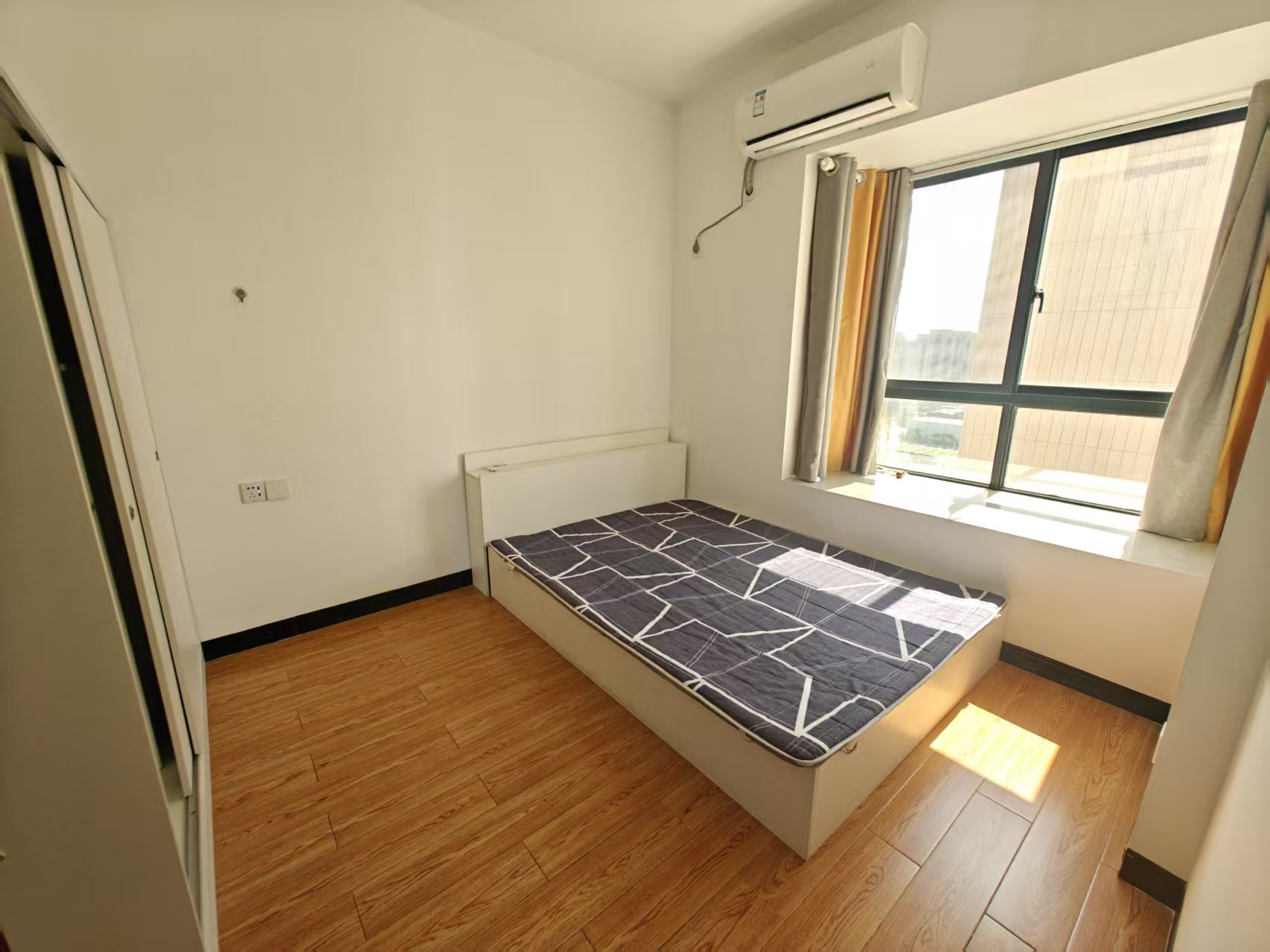 武广国际学苑  3室2厅1卫    72.8万 武广国际学苑  3室2厅1卫    72.8万室内图