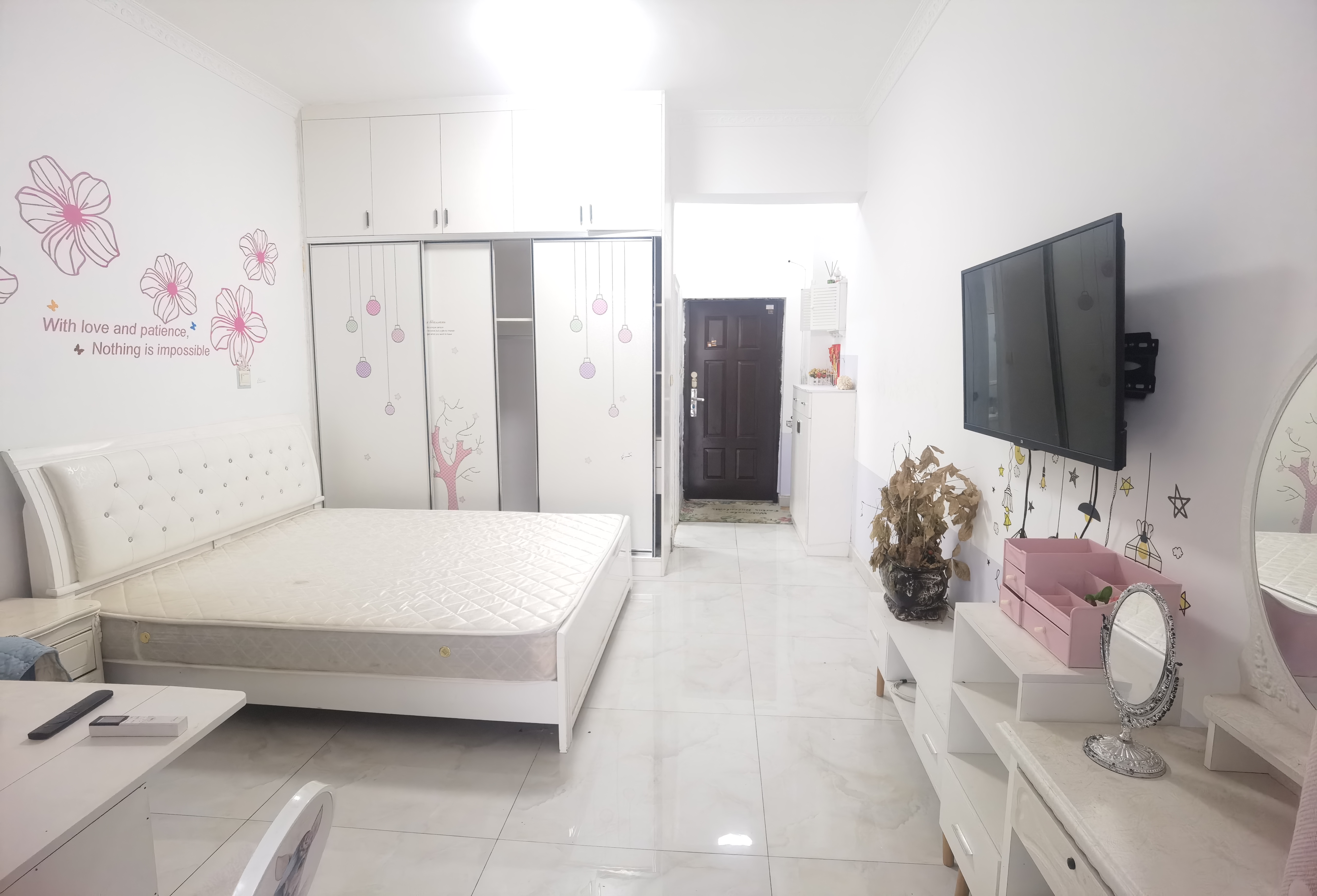 蓝筹公寓1栋  1室1厅1卫    13.0万 蓝筹公寓1栋  1室1厅1卫    13.0万室内图