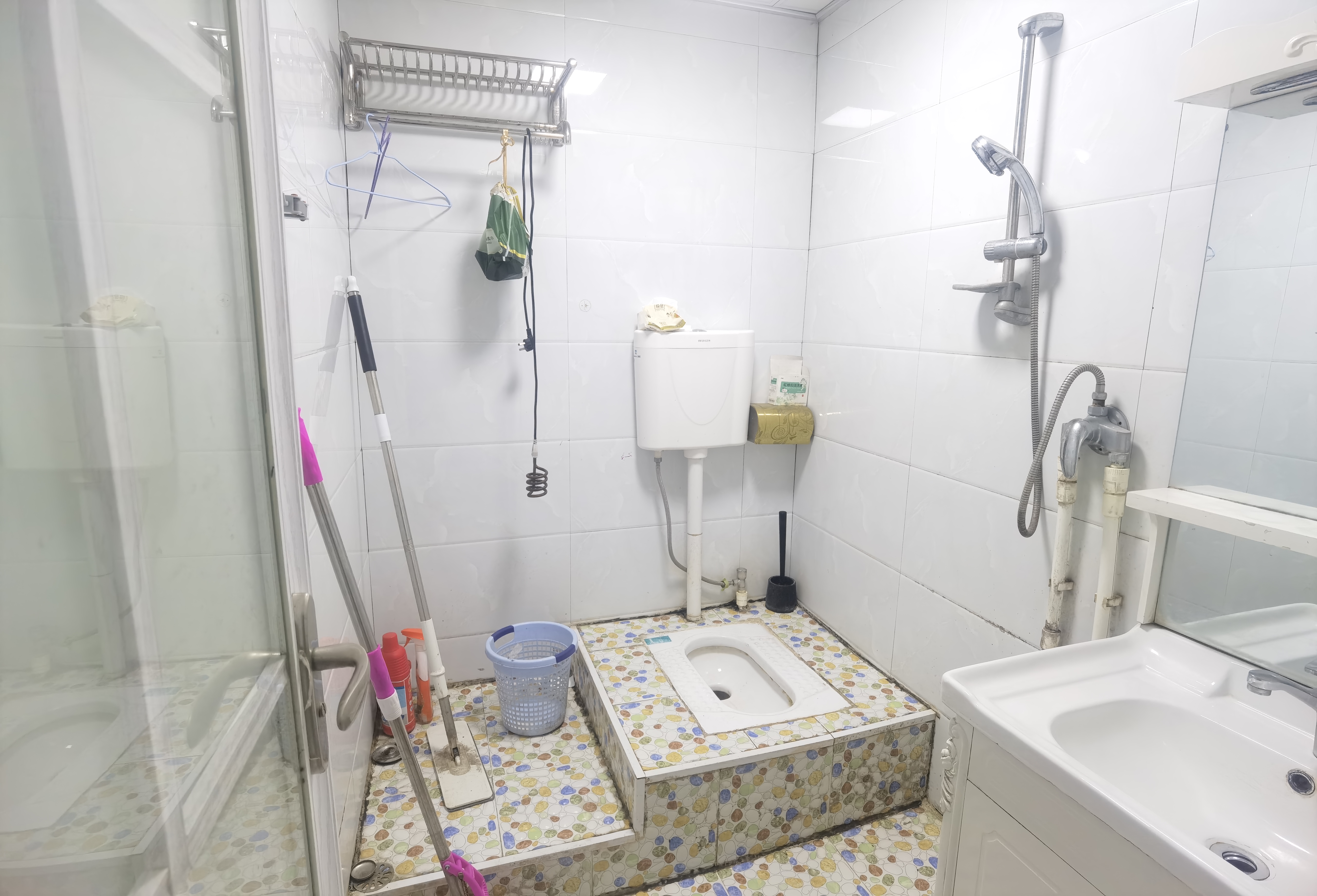 蓝筹公寓1栋  1室1厅1卫    13.0万 蓝筹公寓1栋  1室1厅1卫    13.0万室内图