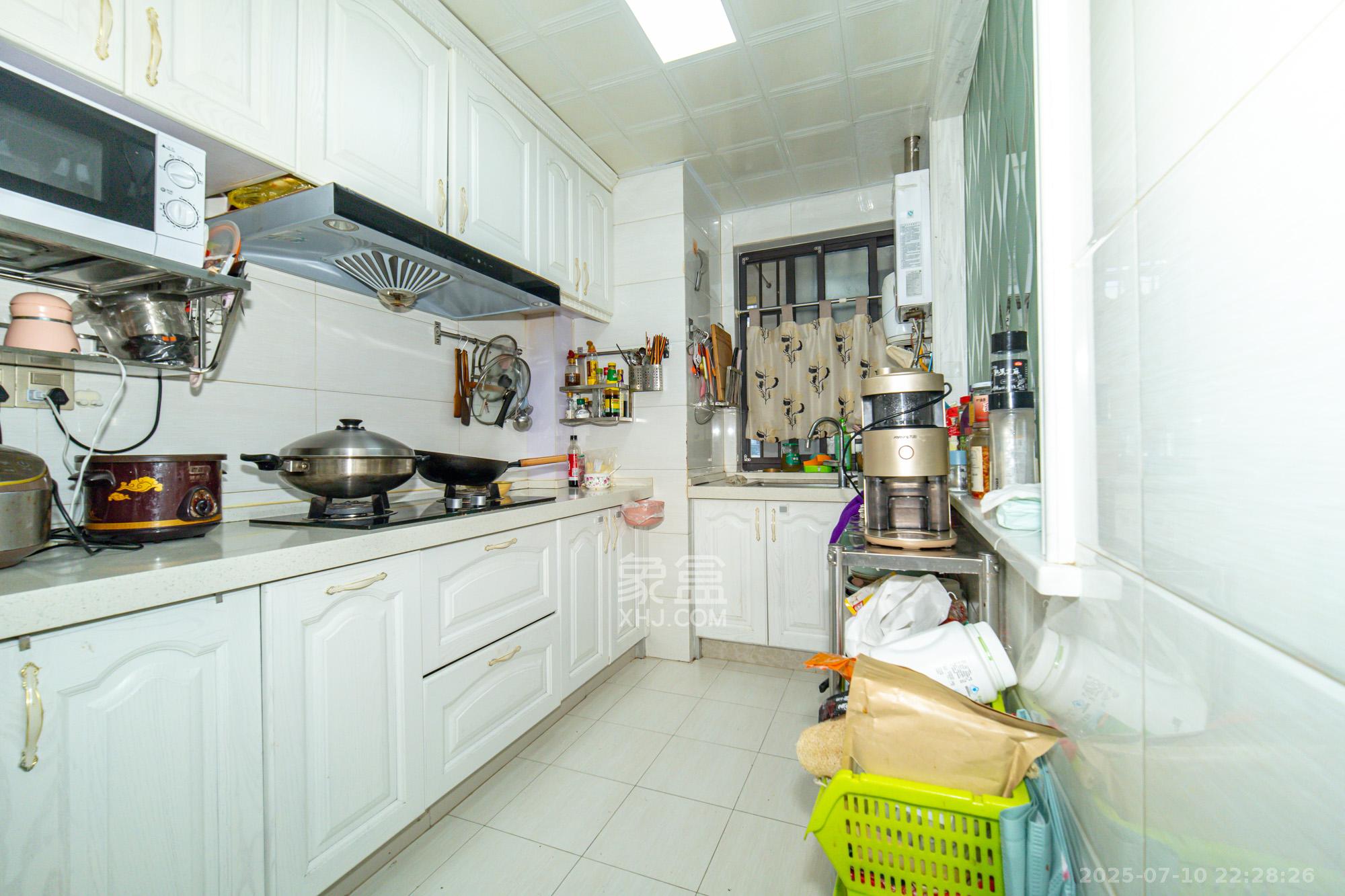 星湖湾一期高层  4室2厅2卫    109.9万 星湖湾一期高层  4室2厅2卫    109.9万厨房