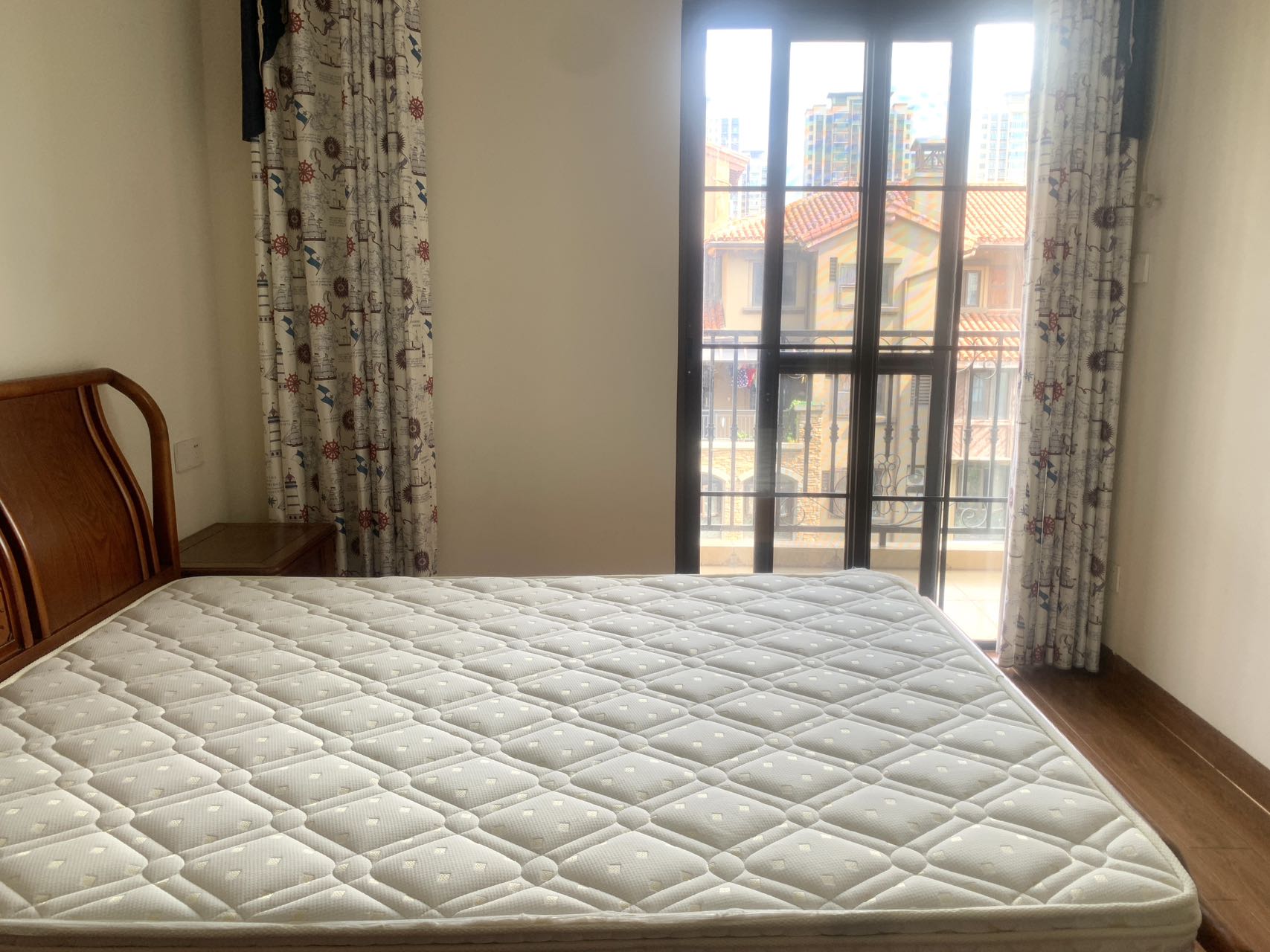 美林谷  2室2厅1卫    350.0万 美林谷  2室2厅1卫    350.0万客厅