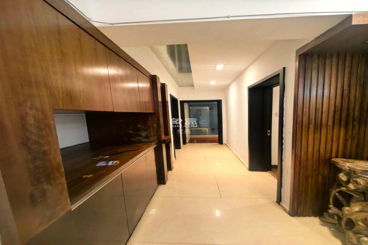 鸿铭中心  4室2厅3卫    5500.0元/月 鸿铭中心  4室2厅3卫    5500.0元/月室内图