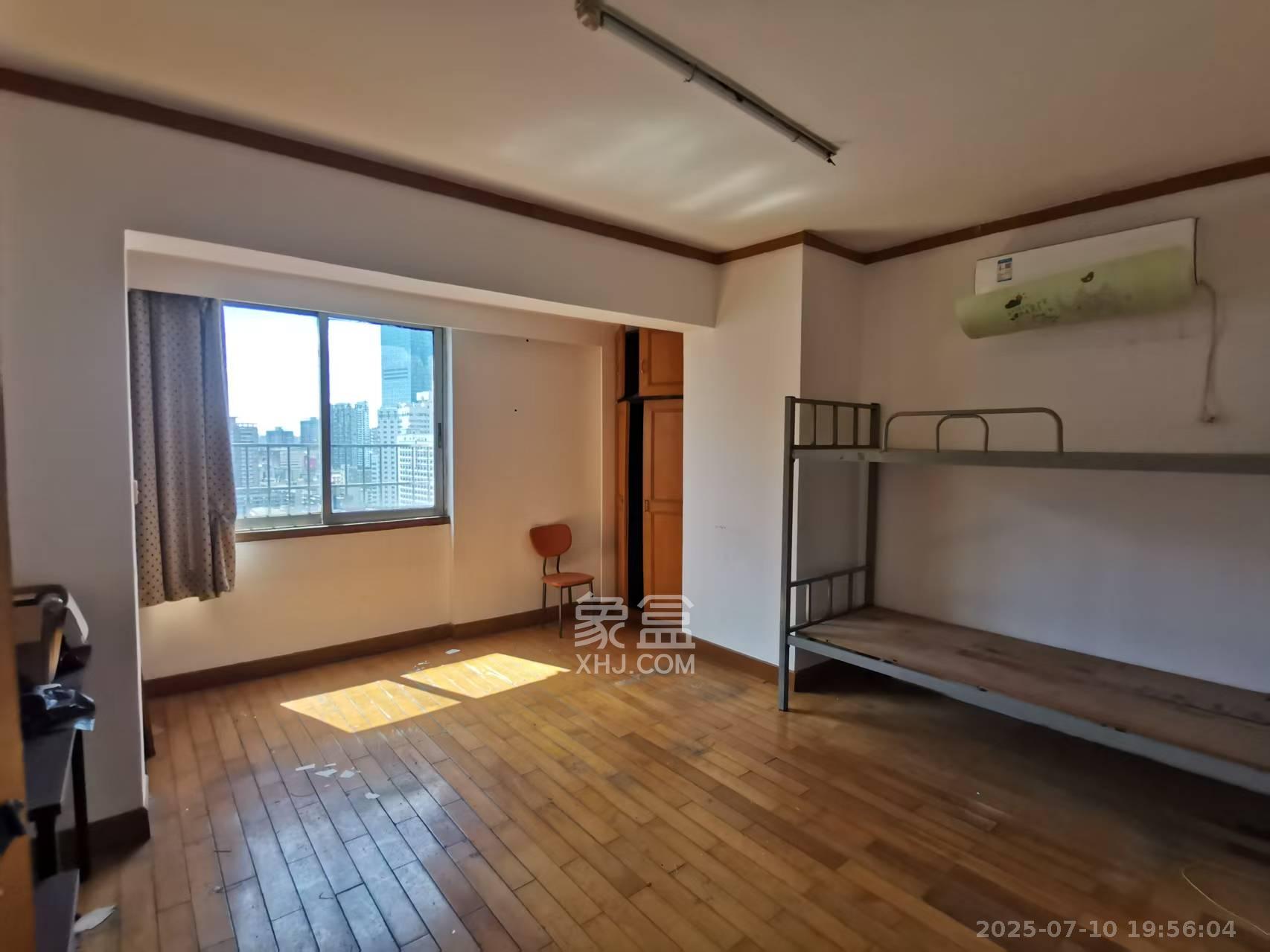 天心城市广场(黄金之城) 3室2厅2卫 3000.0元/月 天心城市广场(黄金之城) 3室2厅2卫 3000.0元/月室内图