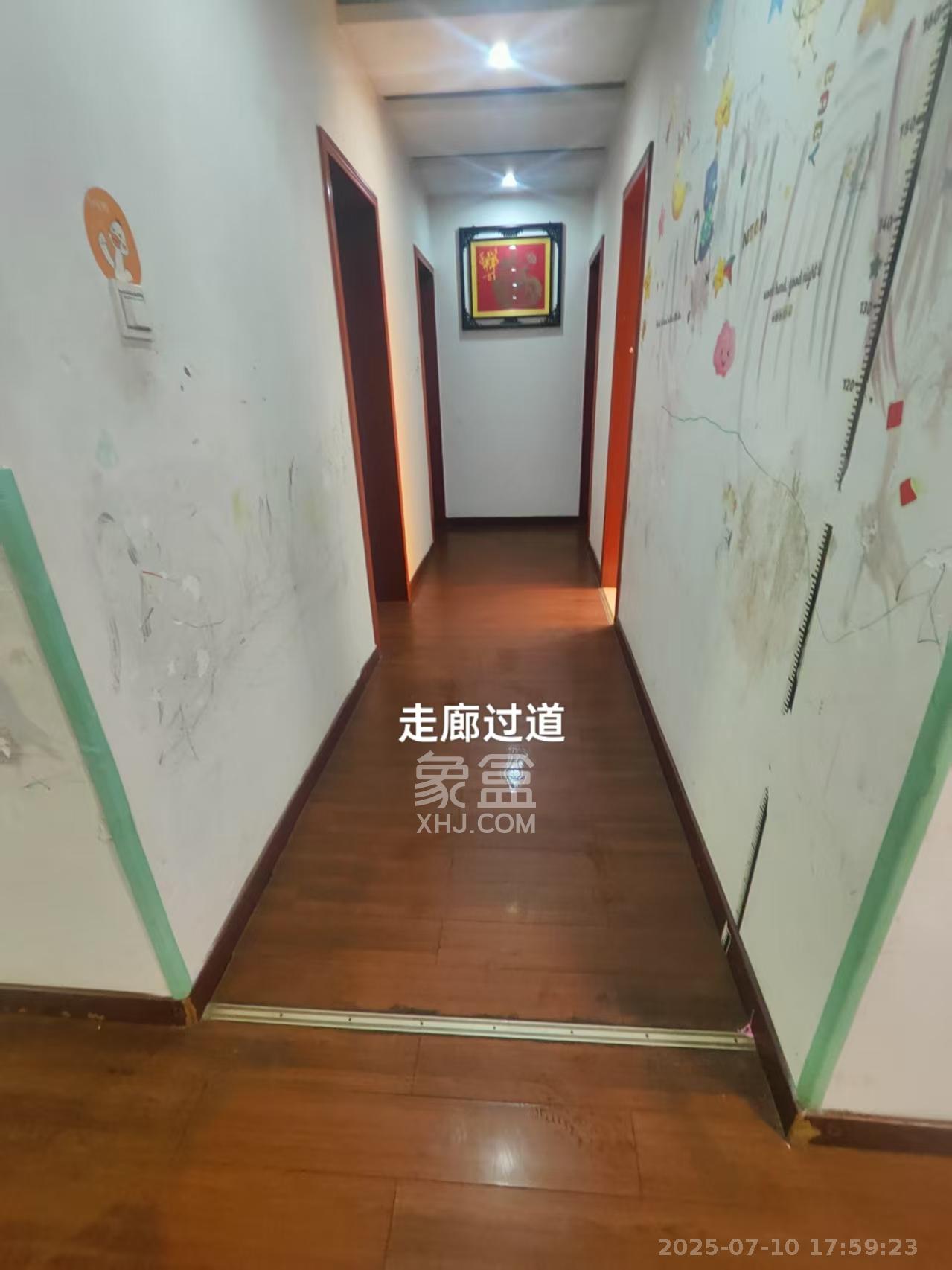 涉外花园 3室2厅2卫 2200.0元/月 涉外花园 3室2厅2卫 2200.0元/月室内图